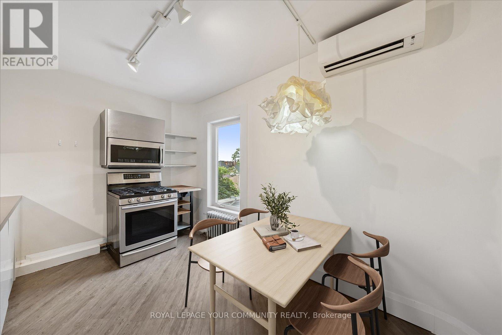 












218 BEATRICE STREET

,
Toronto,




Ontario
M6G3G1

