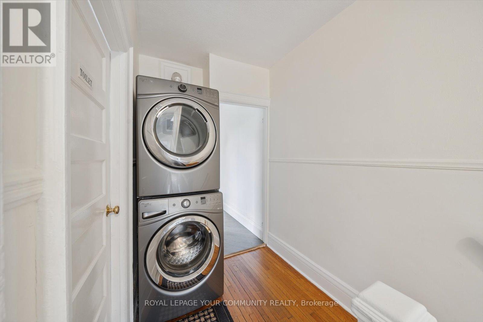 












218 BEATRICE STREET

,
Toronto,




Ontario
M6G3G1

