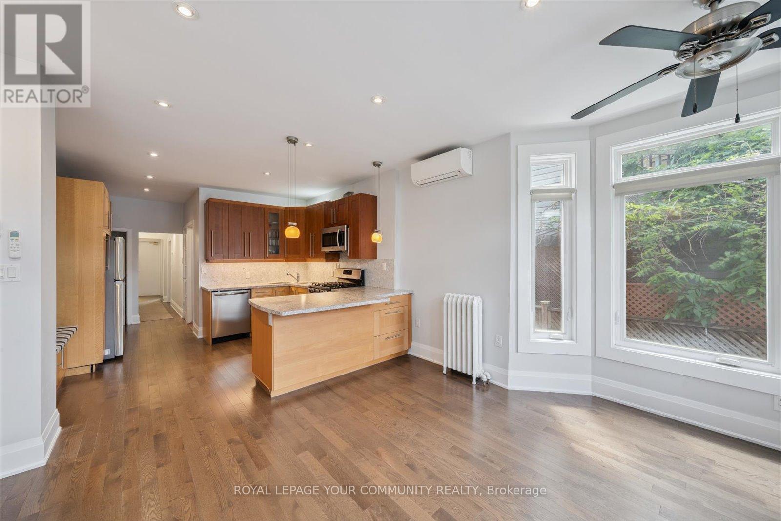 












218 BEATRICE STREET

,
Toronto,




Ontario
M6G3G1

