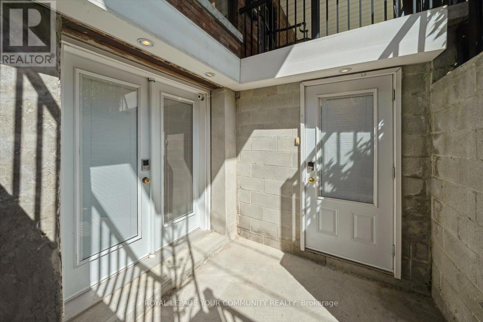 












218 BEATRICE STREET

,
Toronto,




Ontario
M6G3G1

