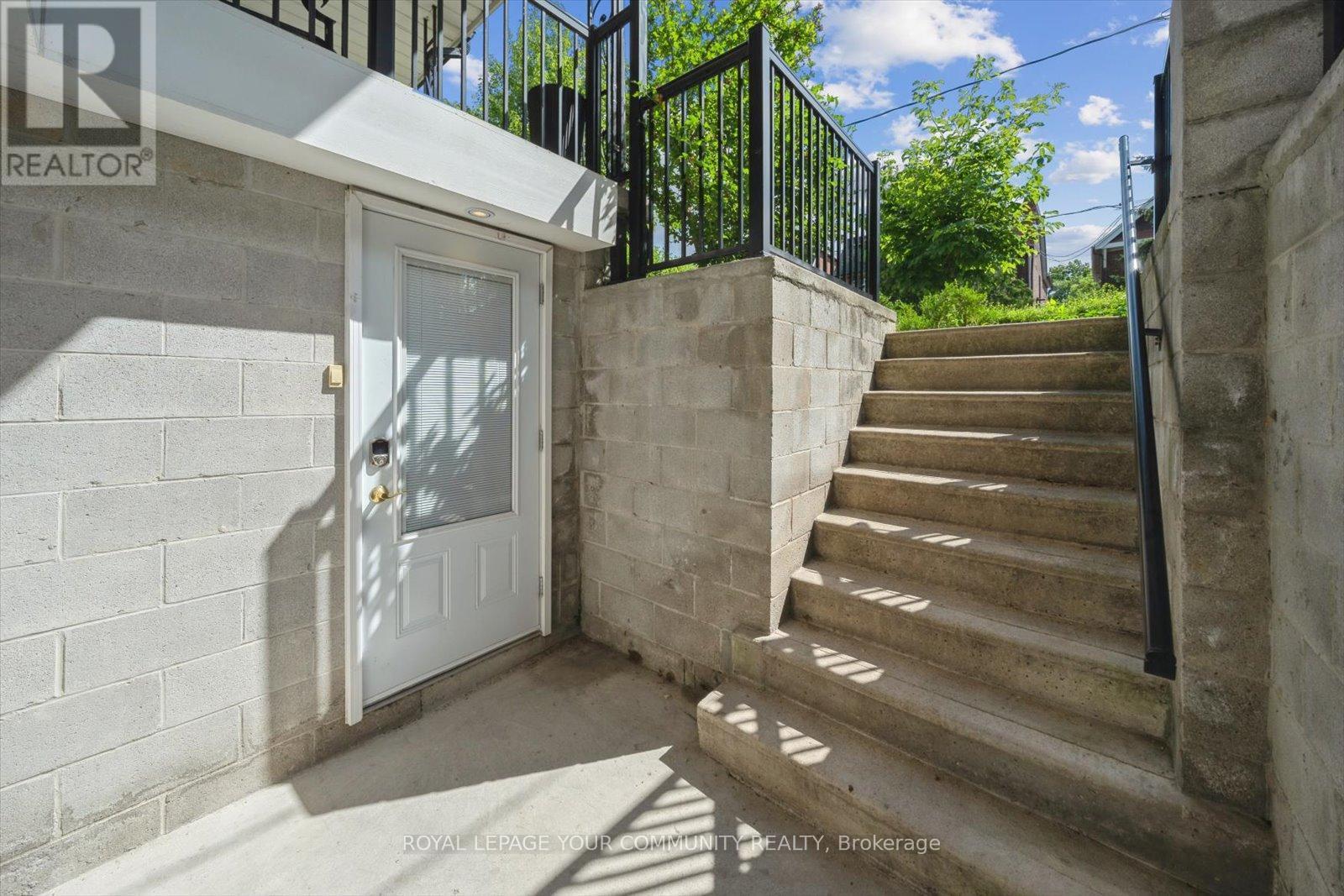 












218 BEATRICE STREET

,
Toronto,




Ontario
M6G3G1

