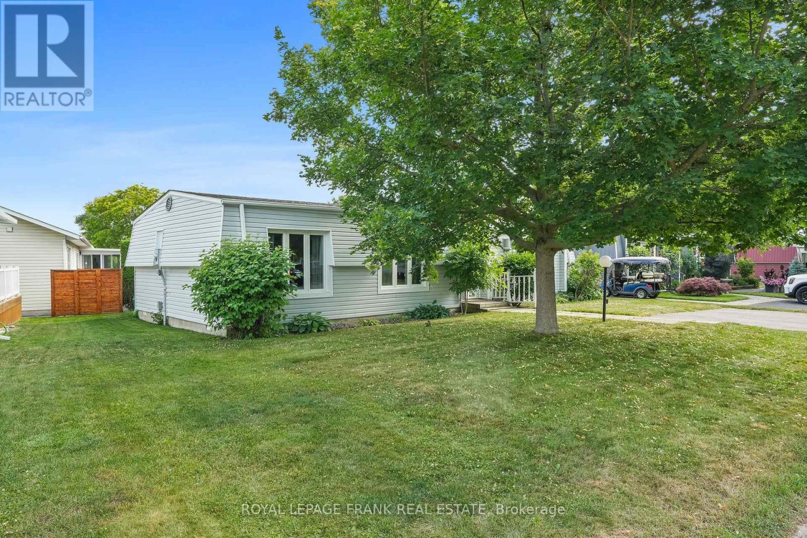 












185 WILMOT TRAIL

,
Clarington (Newcastle),




Ontario
L1B1B9

