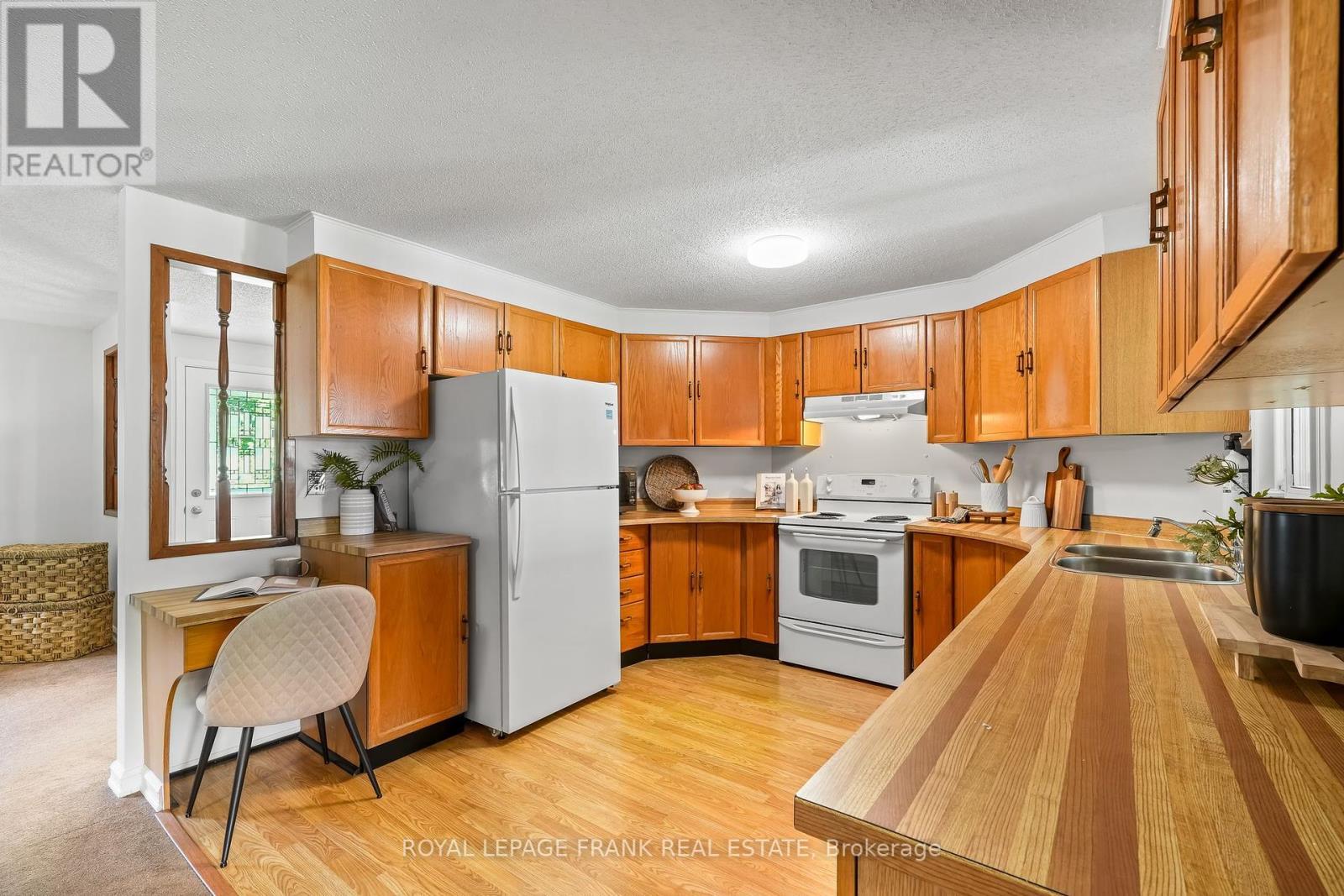












185 WILMOT TRAIL

,
Clarington (Newcastle),




Ontario
L1B1B9

