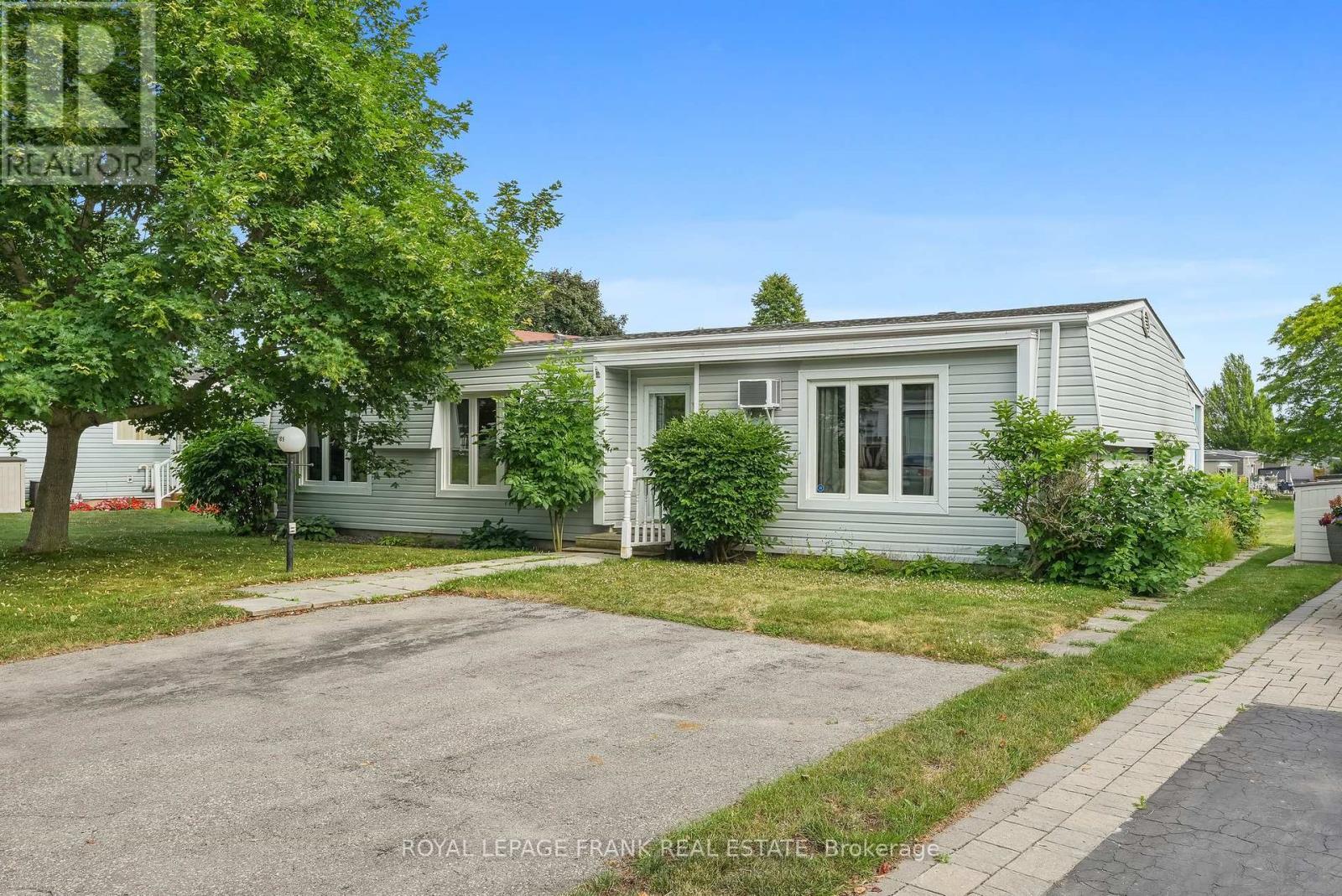 












185 WILMOT TRAIL

,
Clarington (Newcastle),




Ontario
L1B1B9

