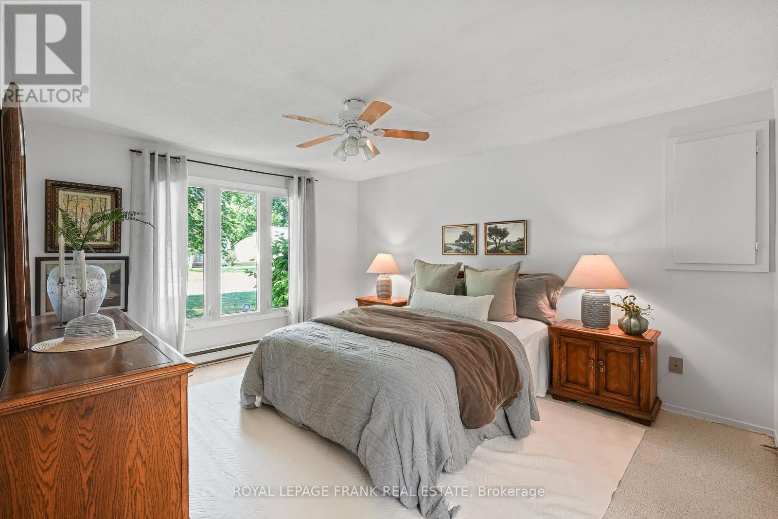 












185 WILMOT TRAIL

,
Clarington (Newcastle),




Ontario
L1B1B9

