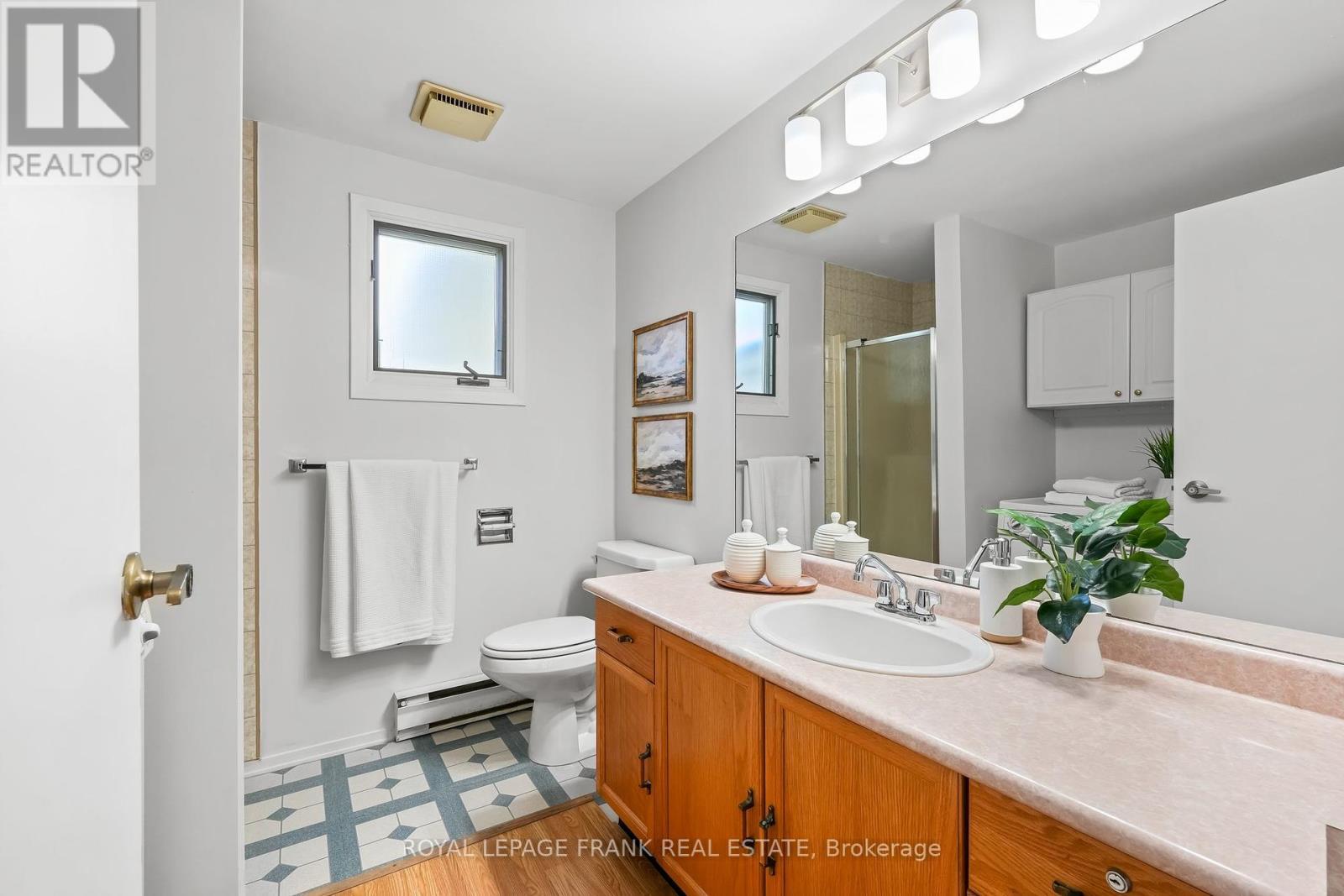 












185 WILMOT TRAIL

,
Clarington (Newcastle),




Ontario
L1B1B9

