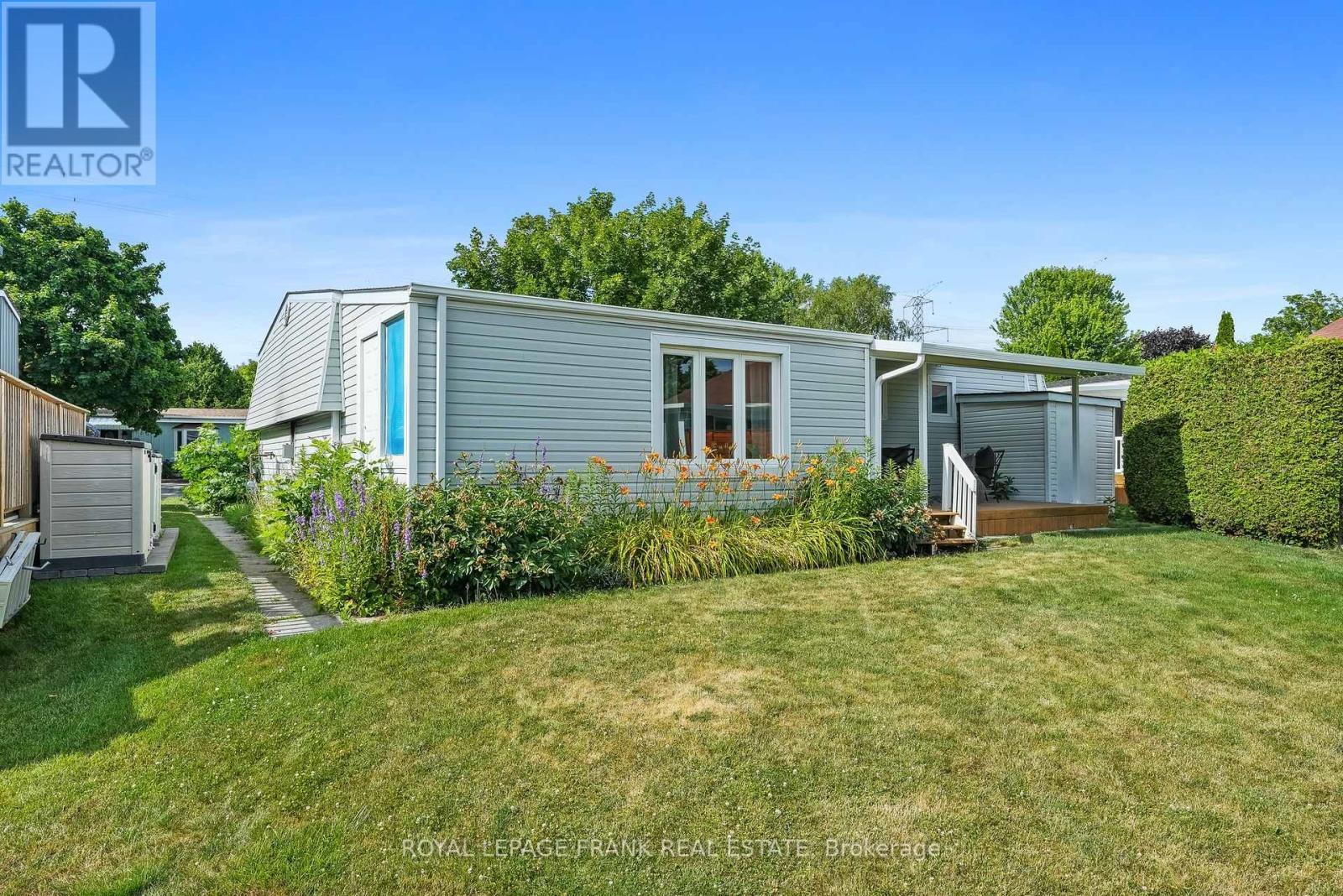 












185 WILMOT TRAIL

,
Clarington (Newcastle),




Ontario
L1B1B9

