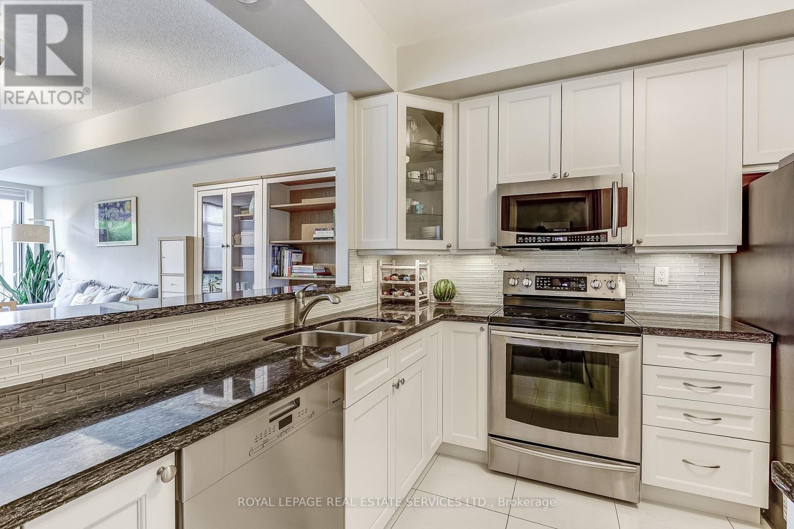 












208 - 935 ROYAL YORK ROAD

,
Toronto,




Ontario
M8Y4H1

