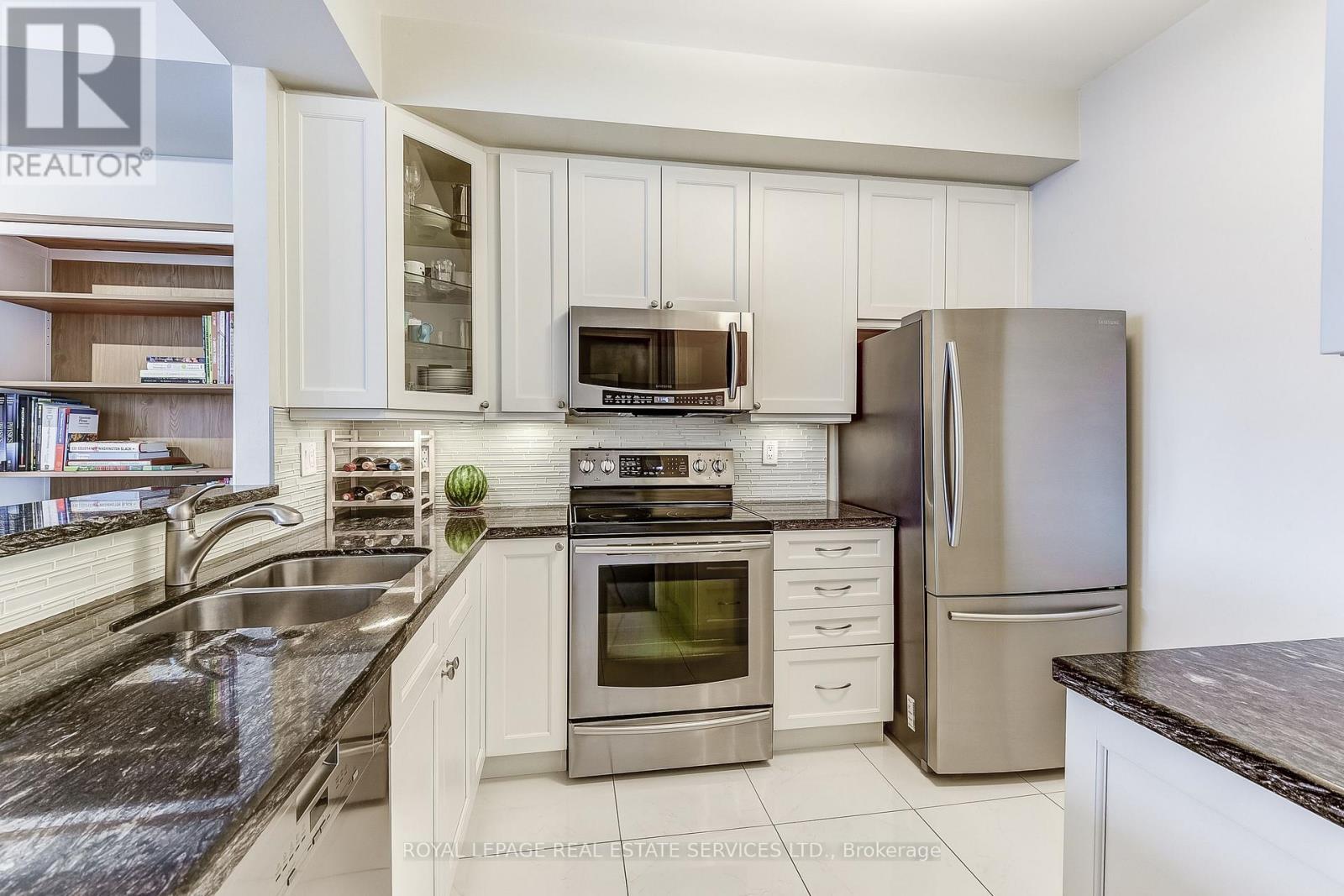 












208 - 935 ROYAL YORK ROAD

,
Toronto,




Ontario
M8Y4H1

