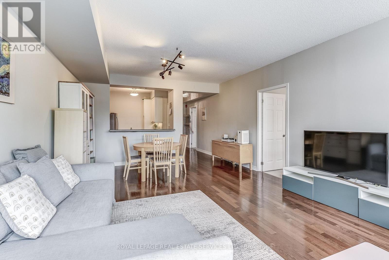 












208 - 935 ROYAL YORK ROAD

,
Toronto,




Ontario
M8Y4H1

