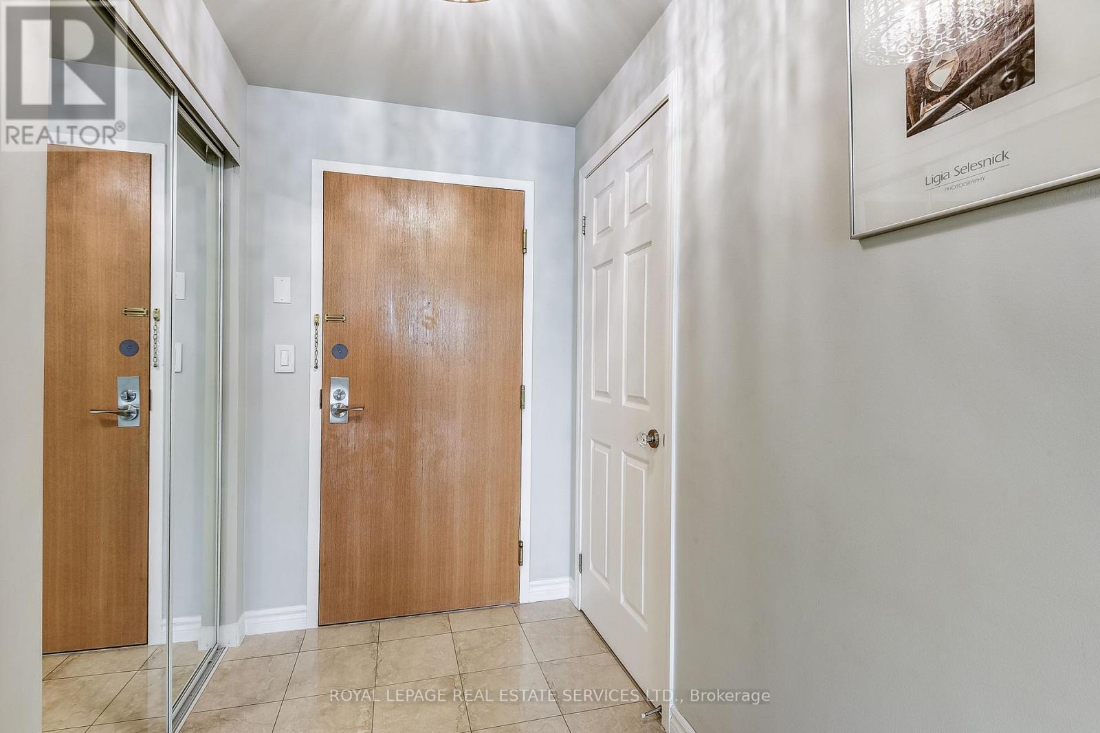 












208 - 935 ROYAL YORK ROAD

,
Toronto,




Ontario
M8Y4H1

