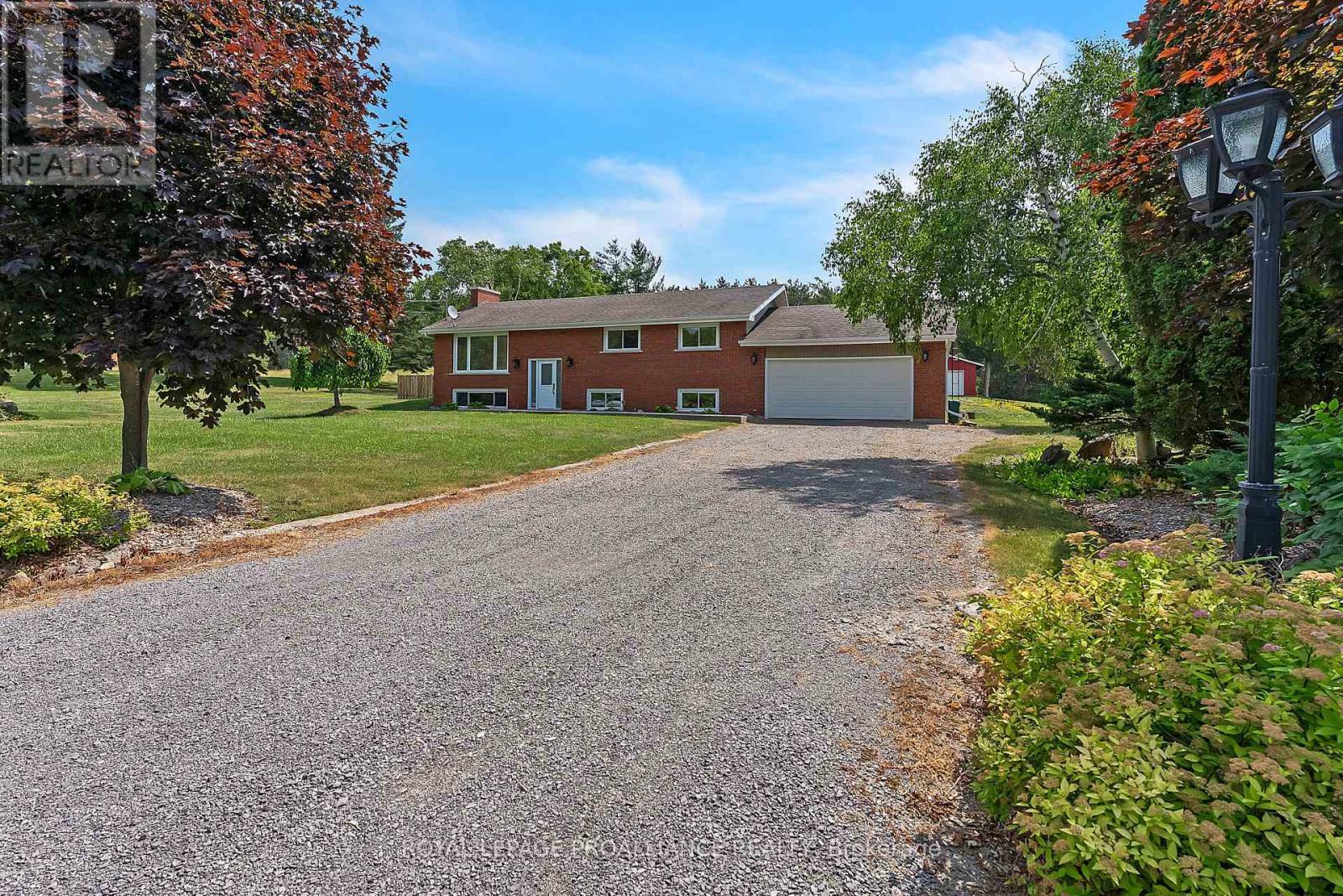 












42 ROSLIN ROAD

,
Belleville (Thurlow Ward),




Ontario
K0K2Y0

