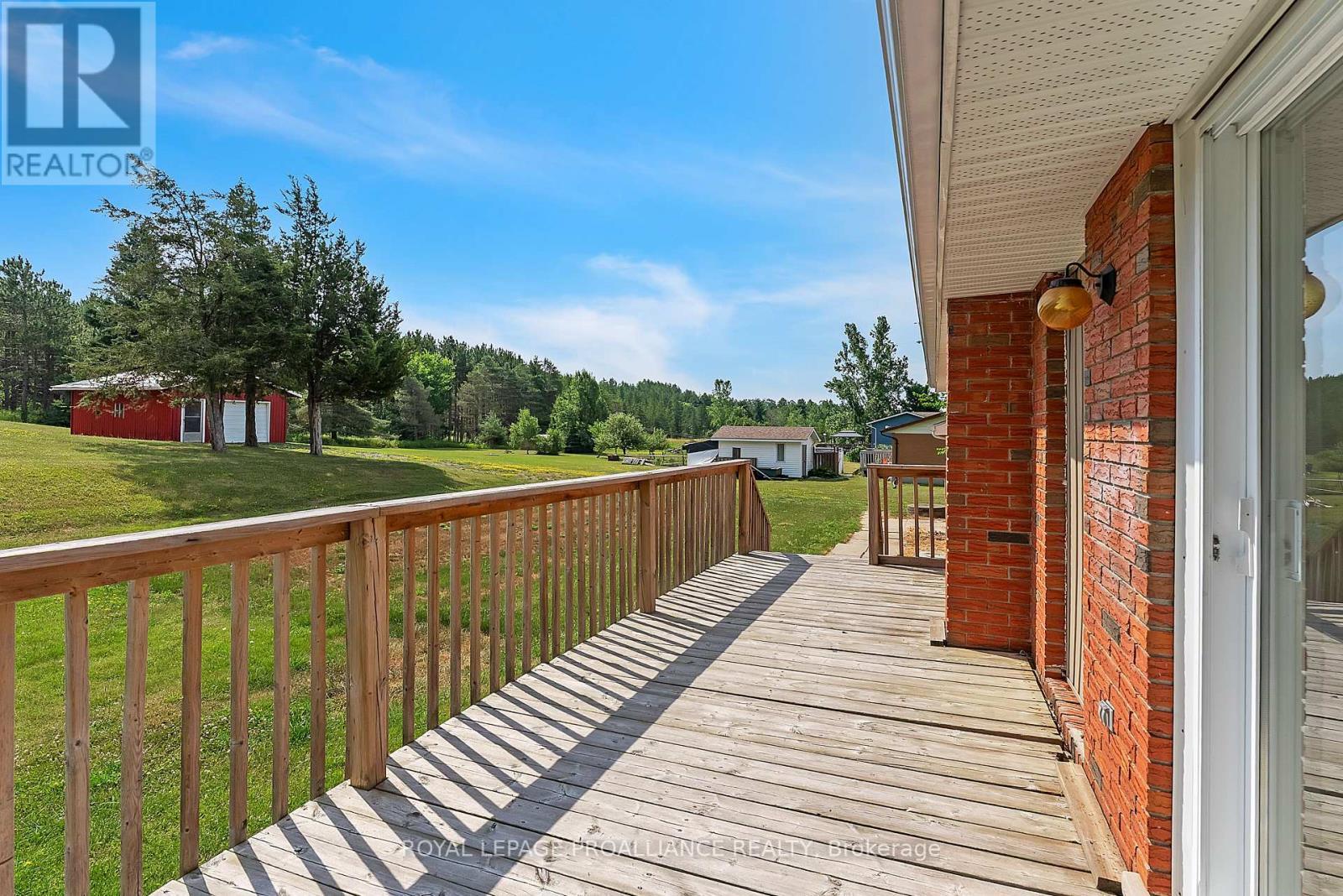 












42 ROSLIN ROAD

,
Belleville (Thurlow Ward),




Ontario
K0K2Y0

