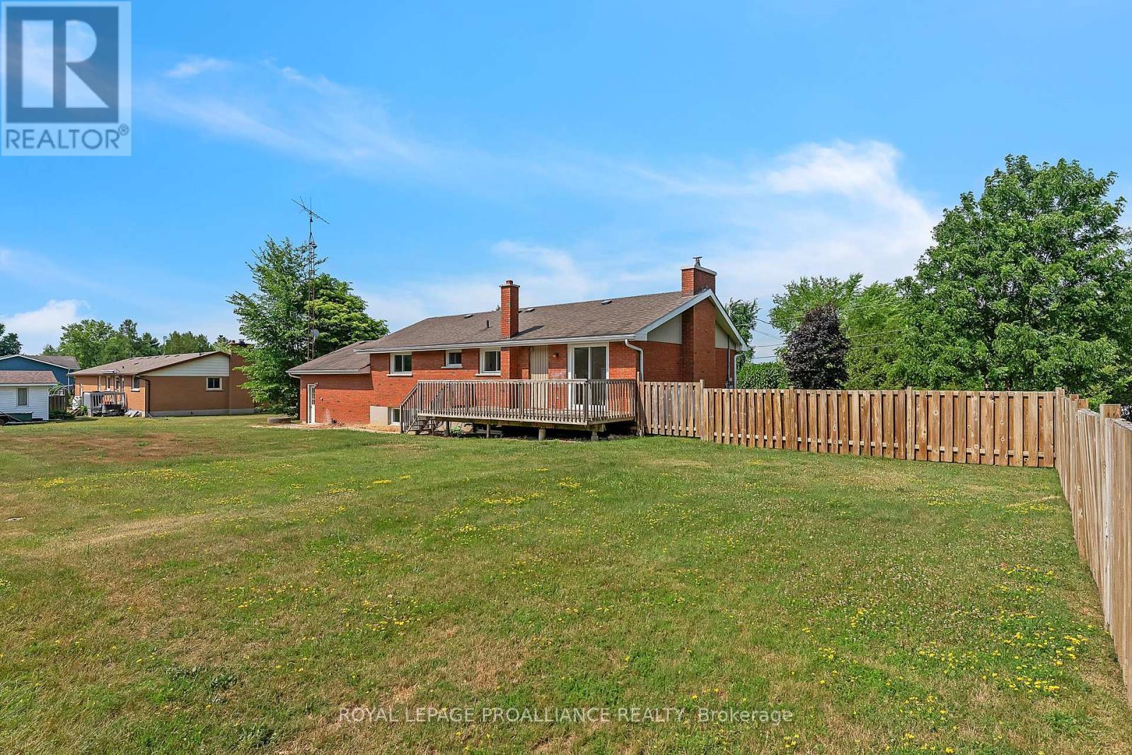 












42 ROSLIN ROAD

,
Belleville (Thurlow Ward),




Ontario
K0K2Y0

