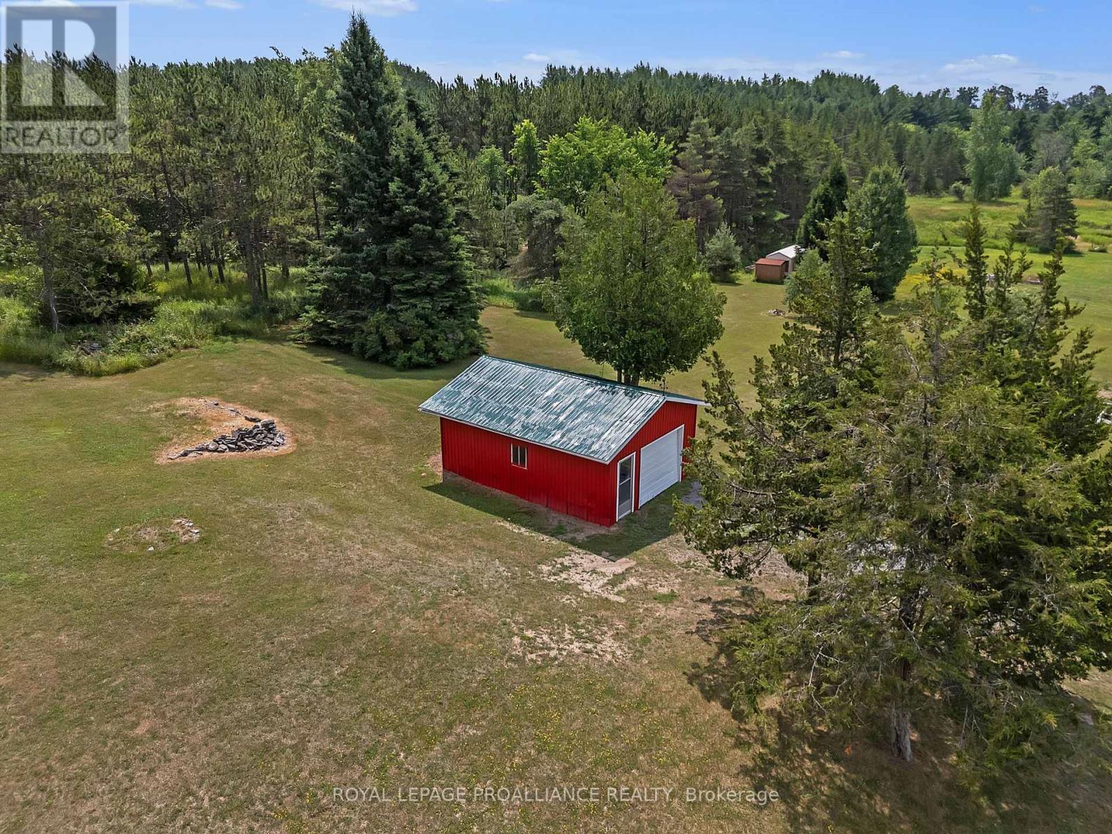 












42 ROSLIN ROAD

,
Belleville (Thurlow Ward),




Ontario
K0K2Y0

