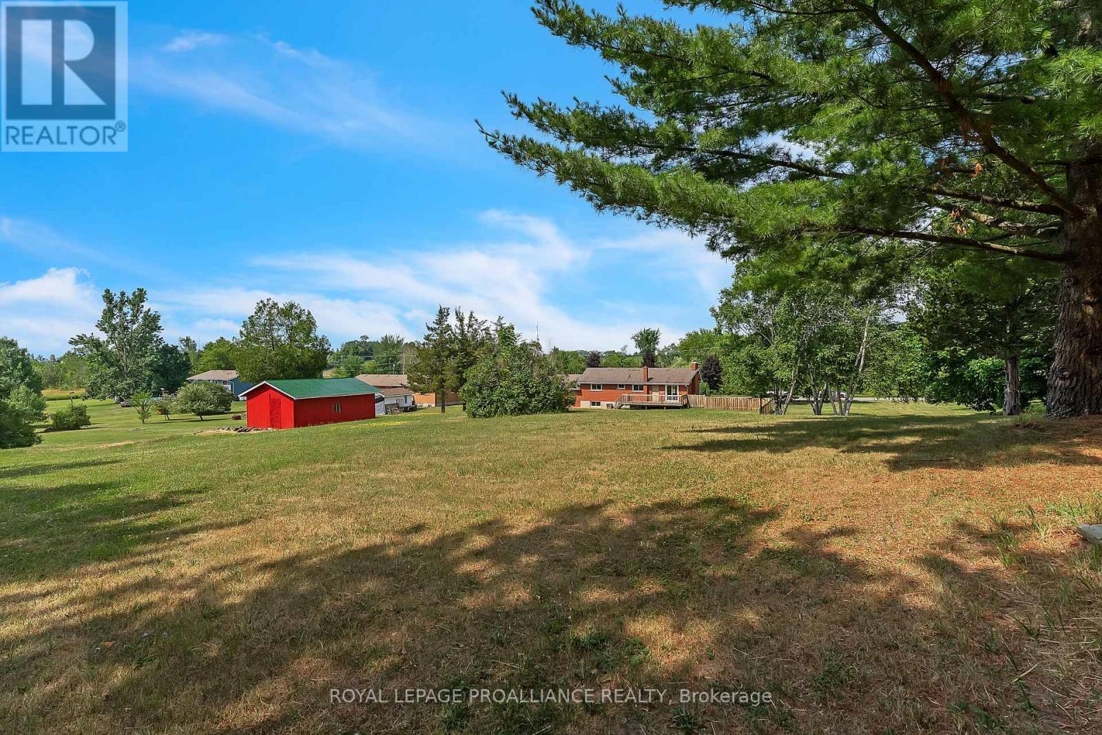 












42 ROSLIN ROAD

,
Belleville (Thurlow Ward),




Ontario
K0K2Y0

