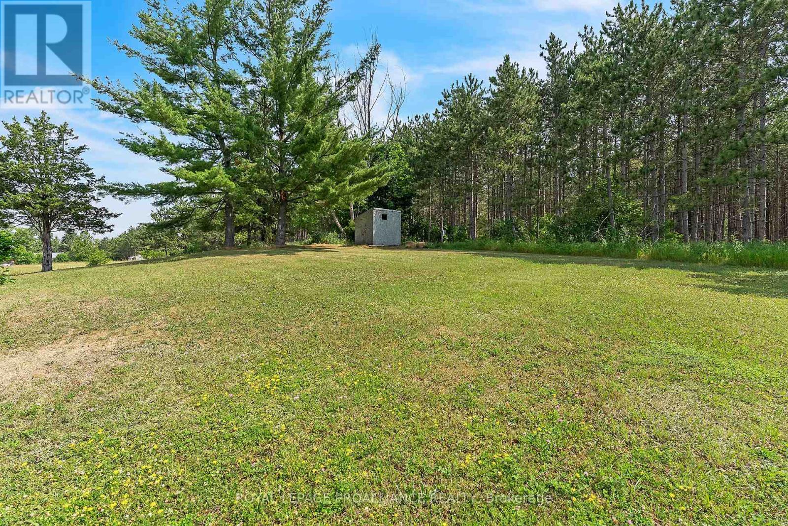 












42 ROSLIN ROAD

,
Belleville (Thurlow Ward),




Ontario
K0K2Y0

