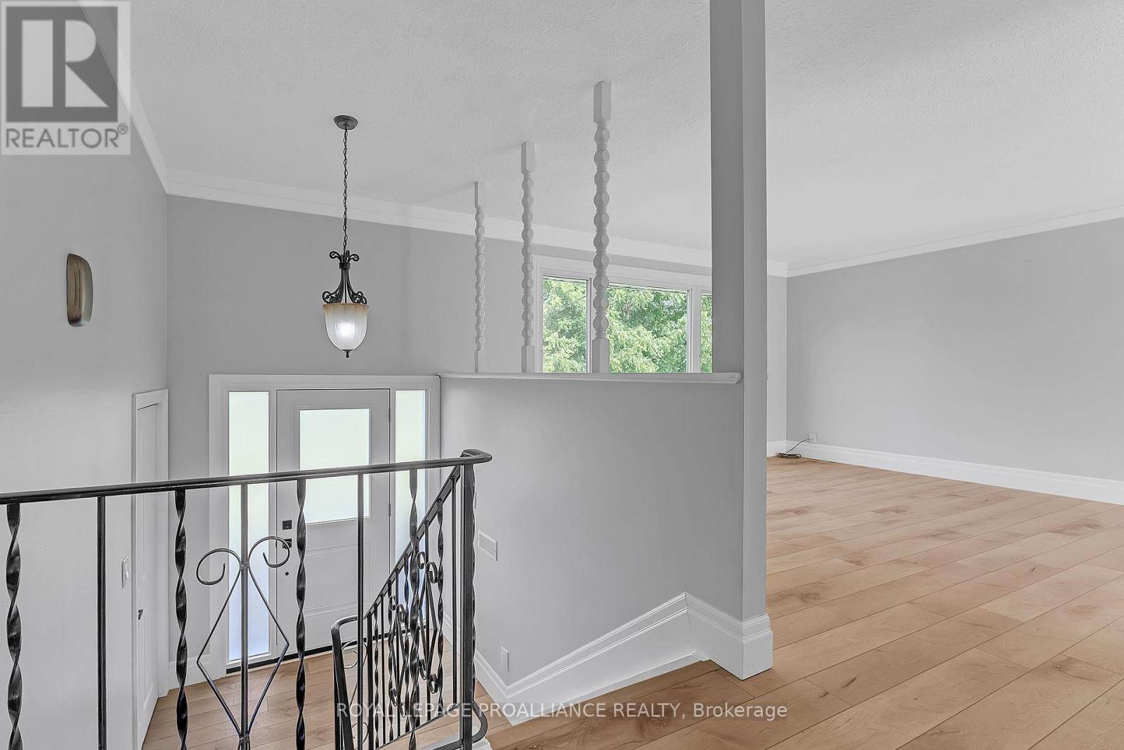 












42 ROSLIN ROAD

,
Belleville (Thurlow Ward),




Ontario
K0K2Y0

