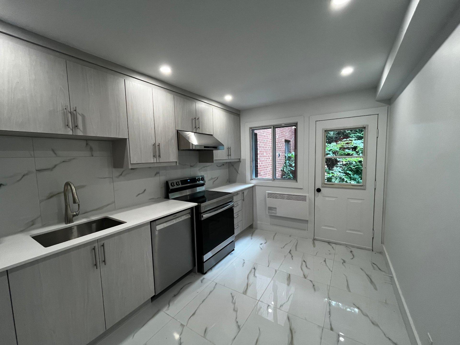 









2975


Av. Barclay

, 2,
Montréal (Côte-des-Neiges/Notre-Dame-de-Grâce),




QC
H3S1J8

