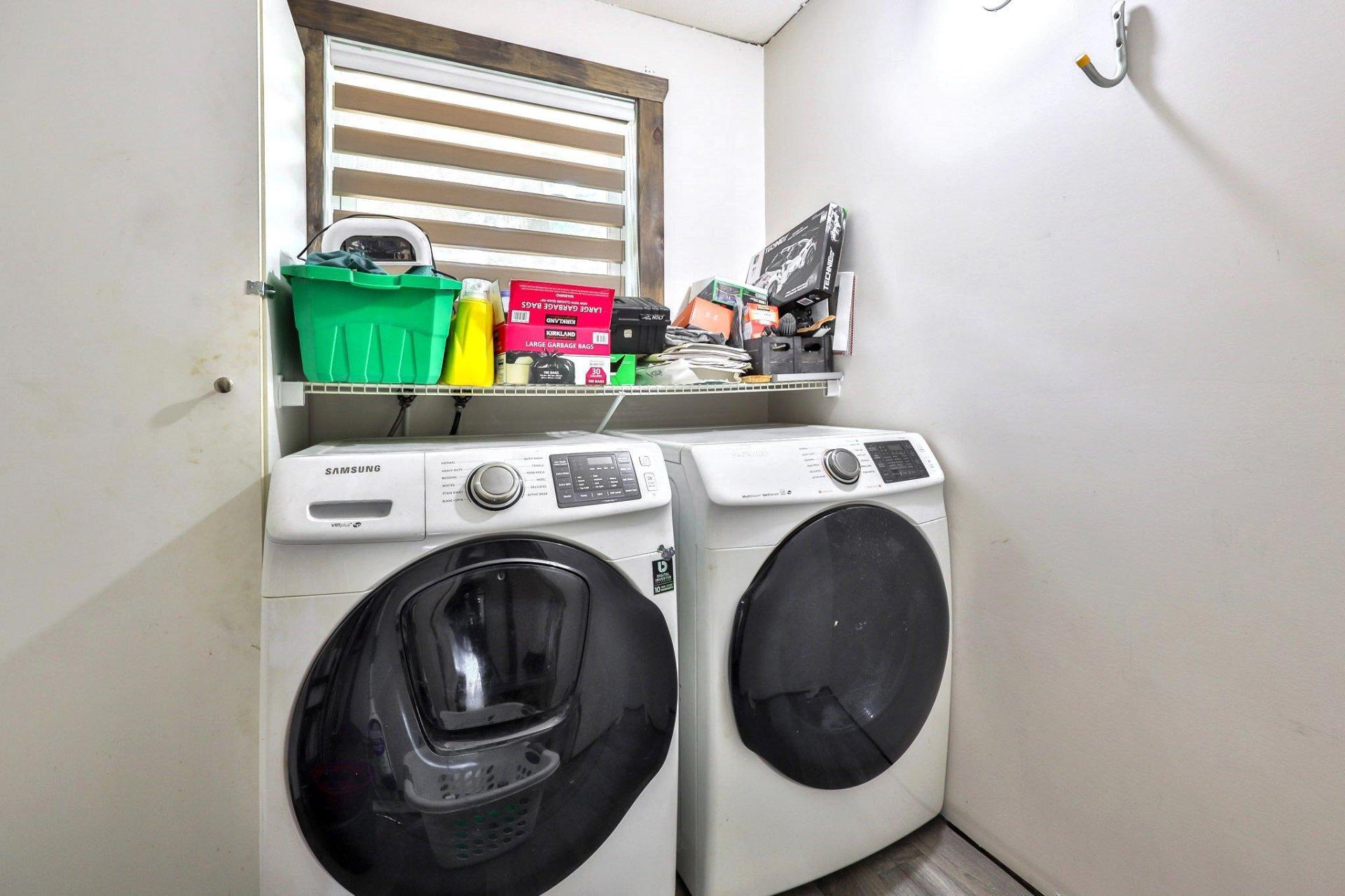 









298


Rue des Oblats

,
Maniwaki,




QC
J9E1G7

