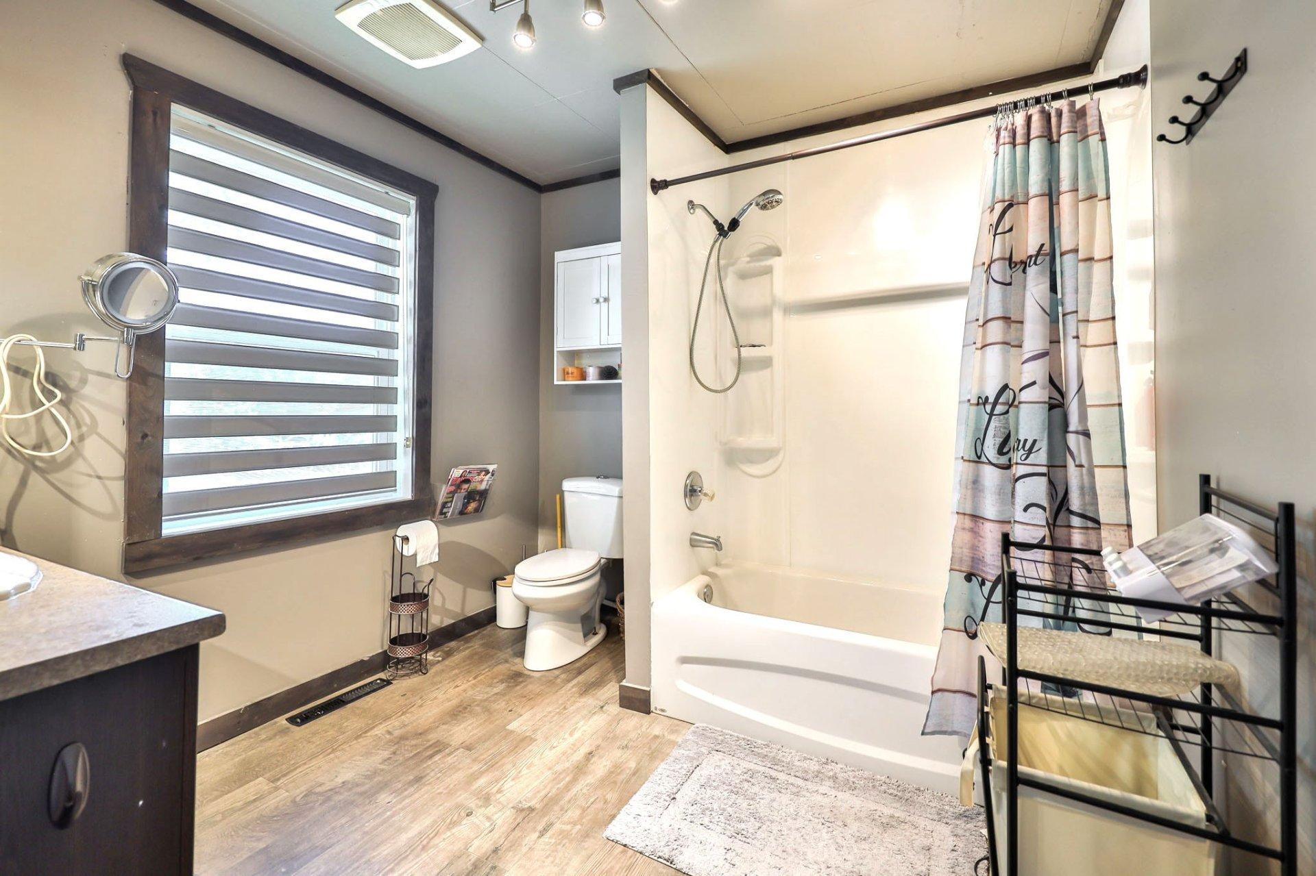 









298


Rue des Oblats

,
Maniwaki,




QC
J9E1G7

