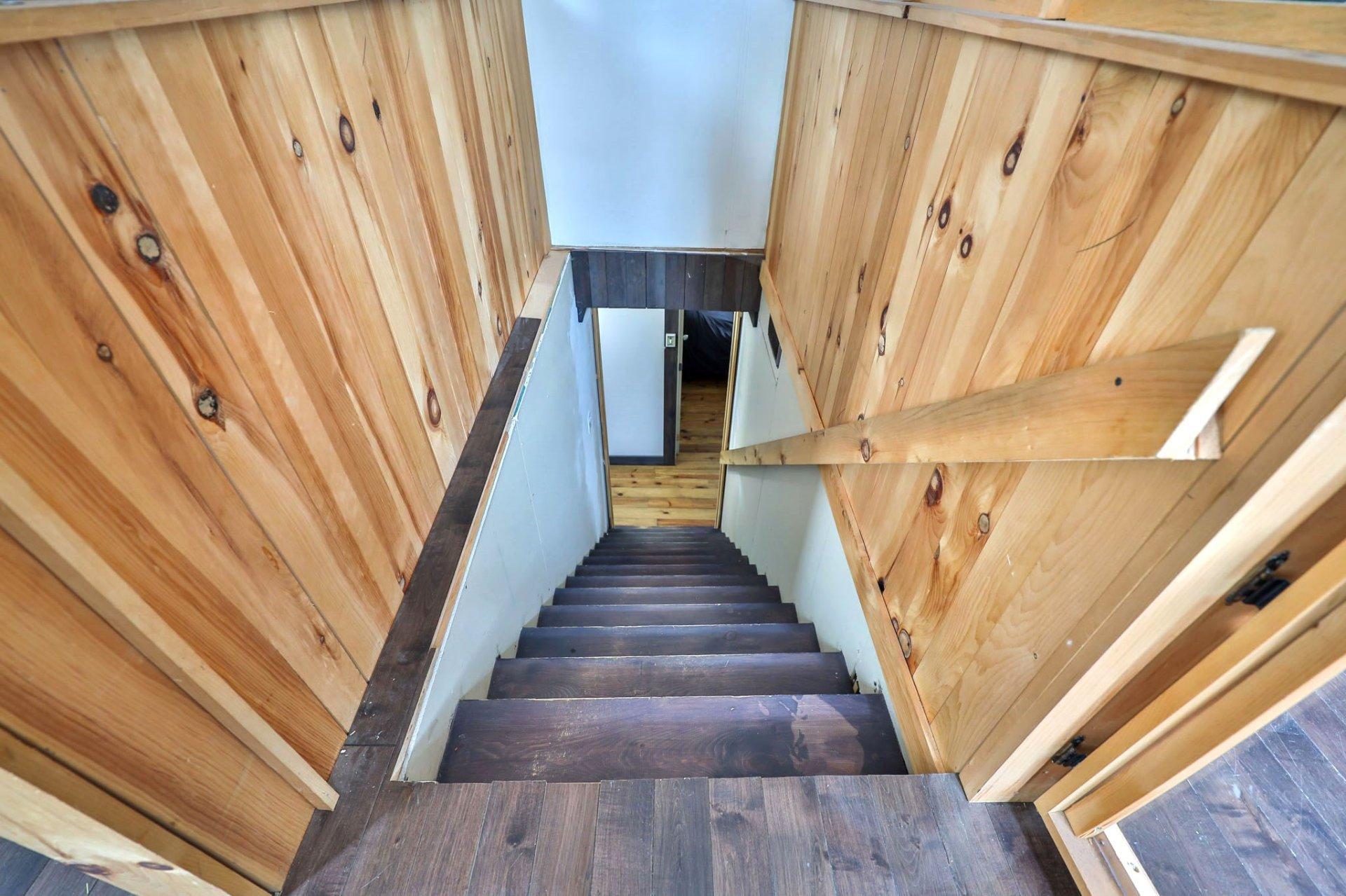 









298


Rue des Oblats

,
Maniwaki,




QC
J9E1G7

