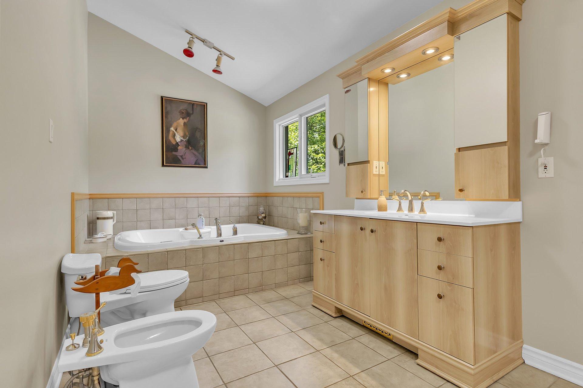 









160


Ch. Blackburn

,
Val-des-Monts,




QC
J8N6A9

