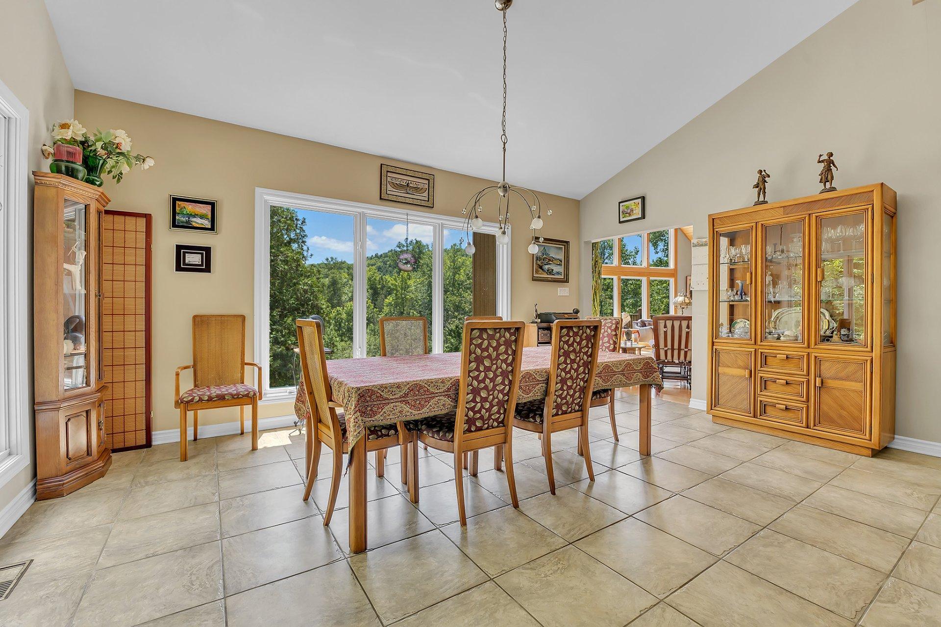 









160


Ch. Blackburn

,
Val-des-Monts,




QC
J8N6A9

