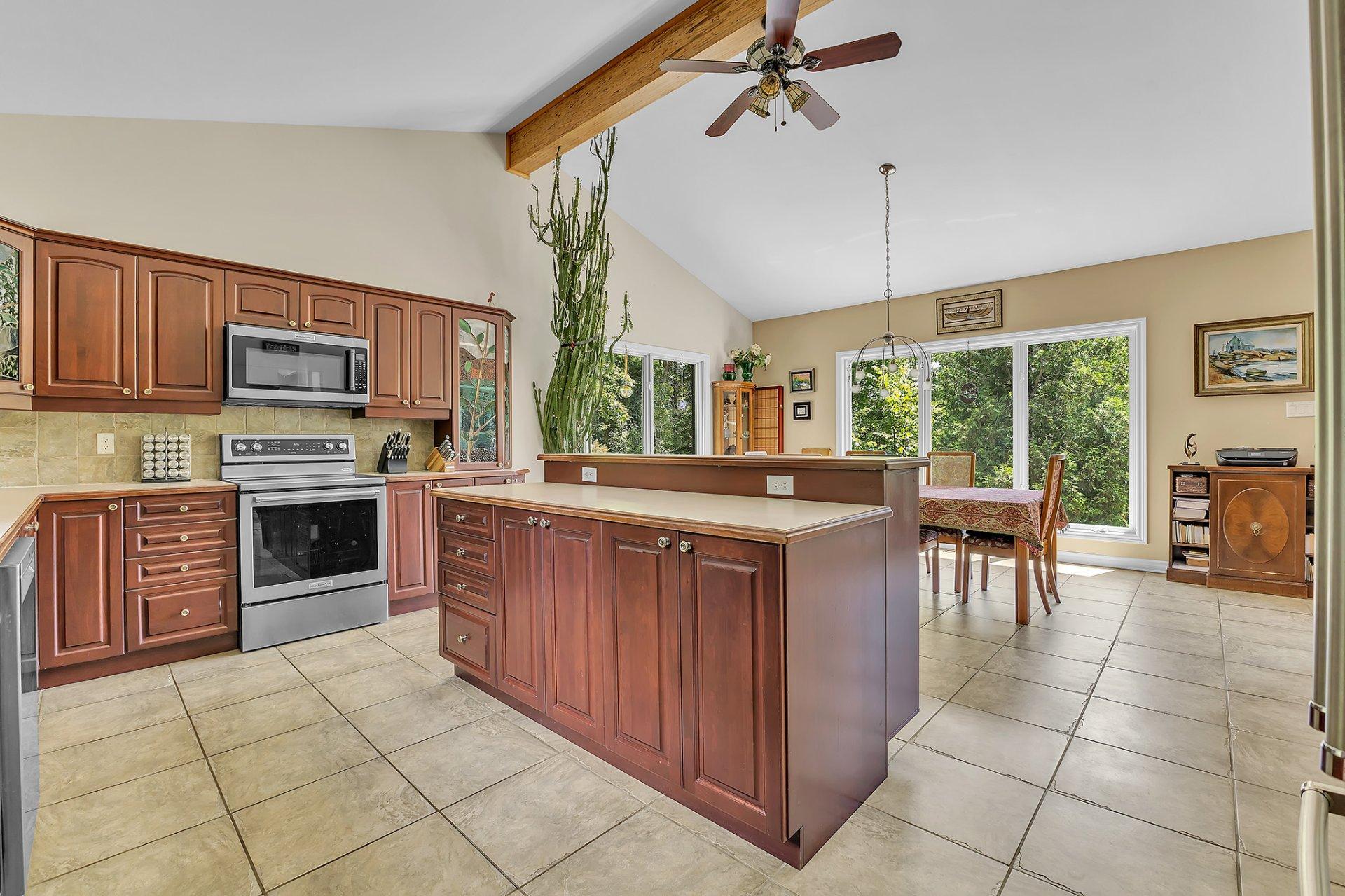 









160


Ch. Blackburn

,
Val-des-Monts,




QC
J8N6A9

