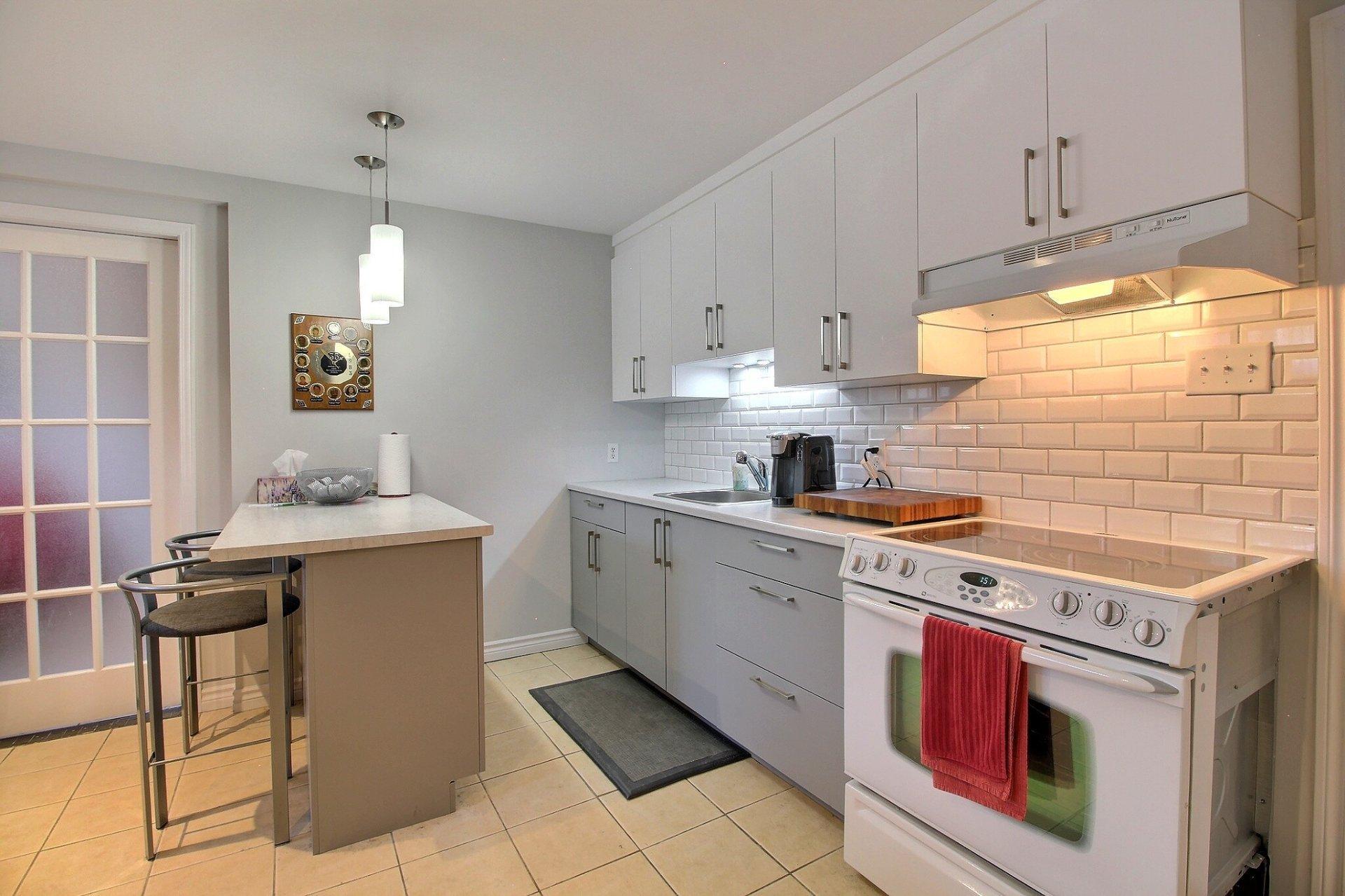 









1188

 - 1194A


Rue Maisonneuve

,
Magog,




QC
J1X2P1

