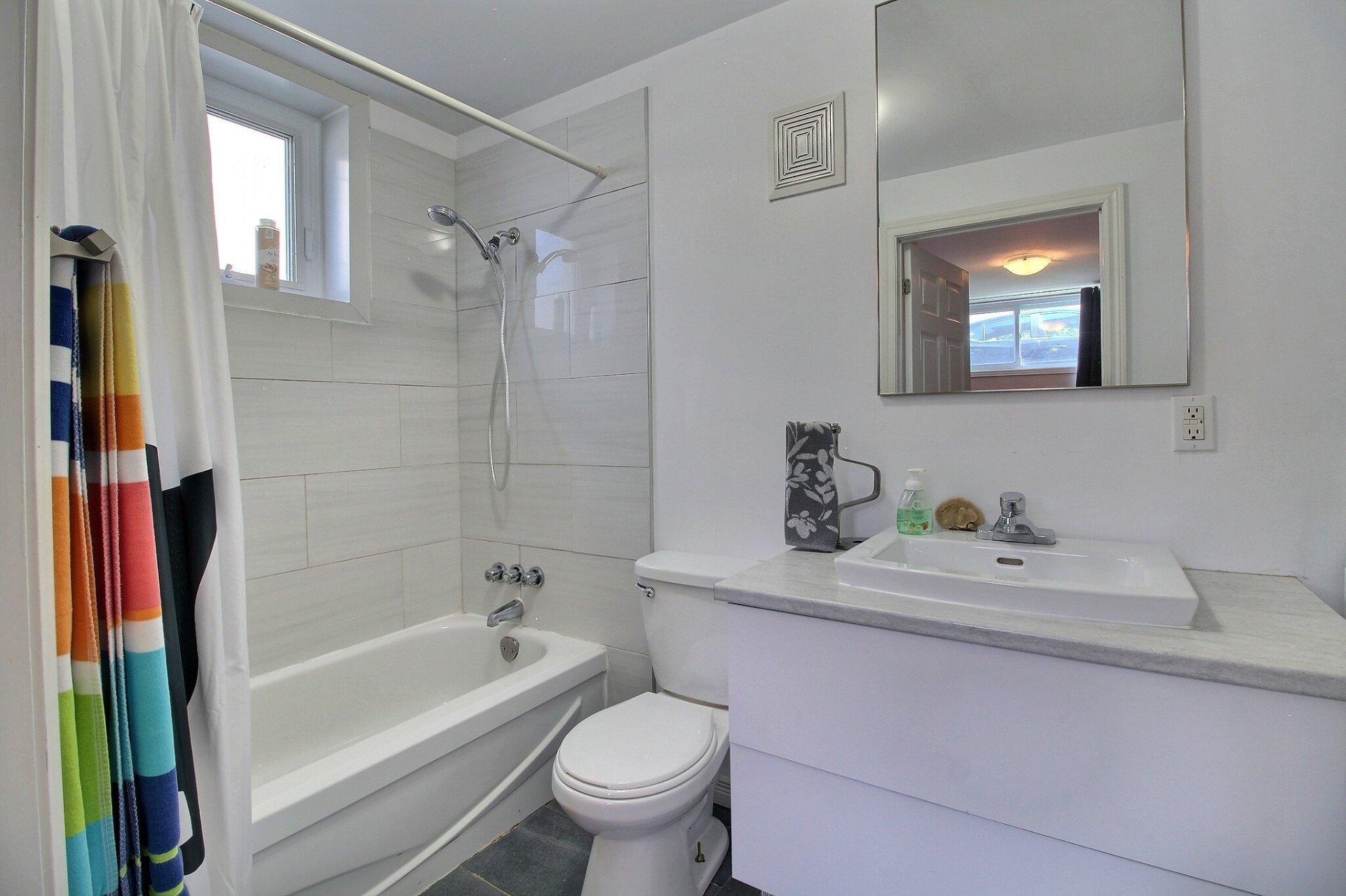 









1188

 - 1194A


Rue Maisonneuve

,
Magog,




QC
J1X2P1

