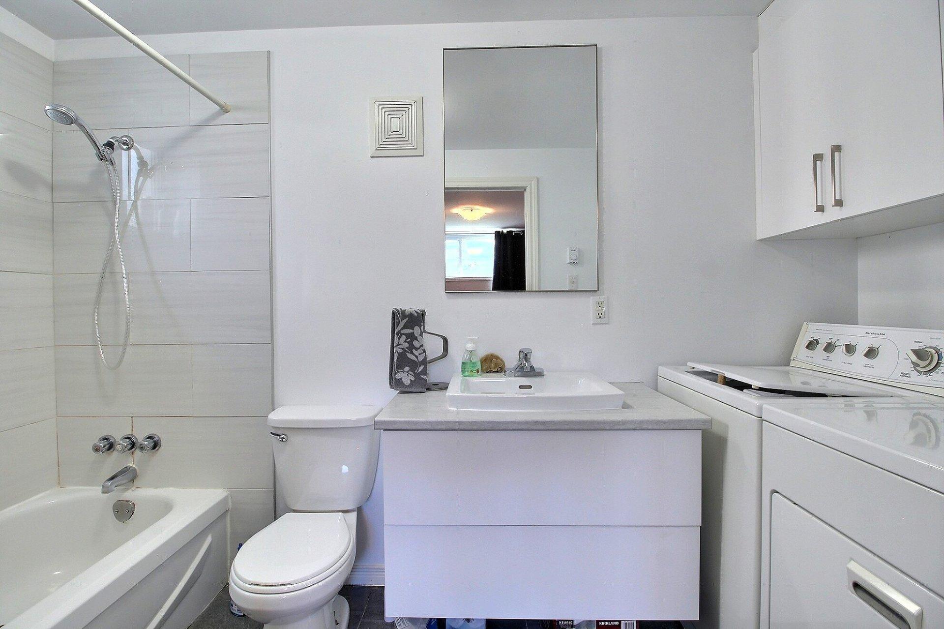









1188

 - 1194A


Rue Maisonneuve

,
Magog,




QC
J1X2P1

