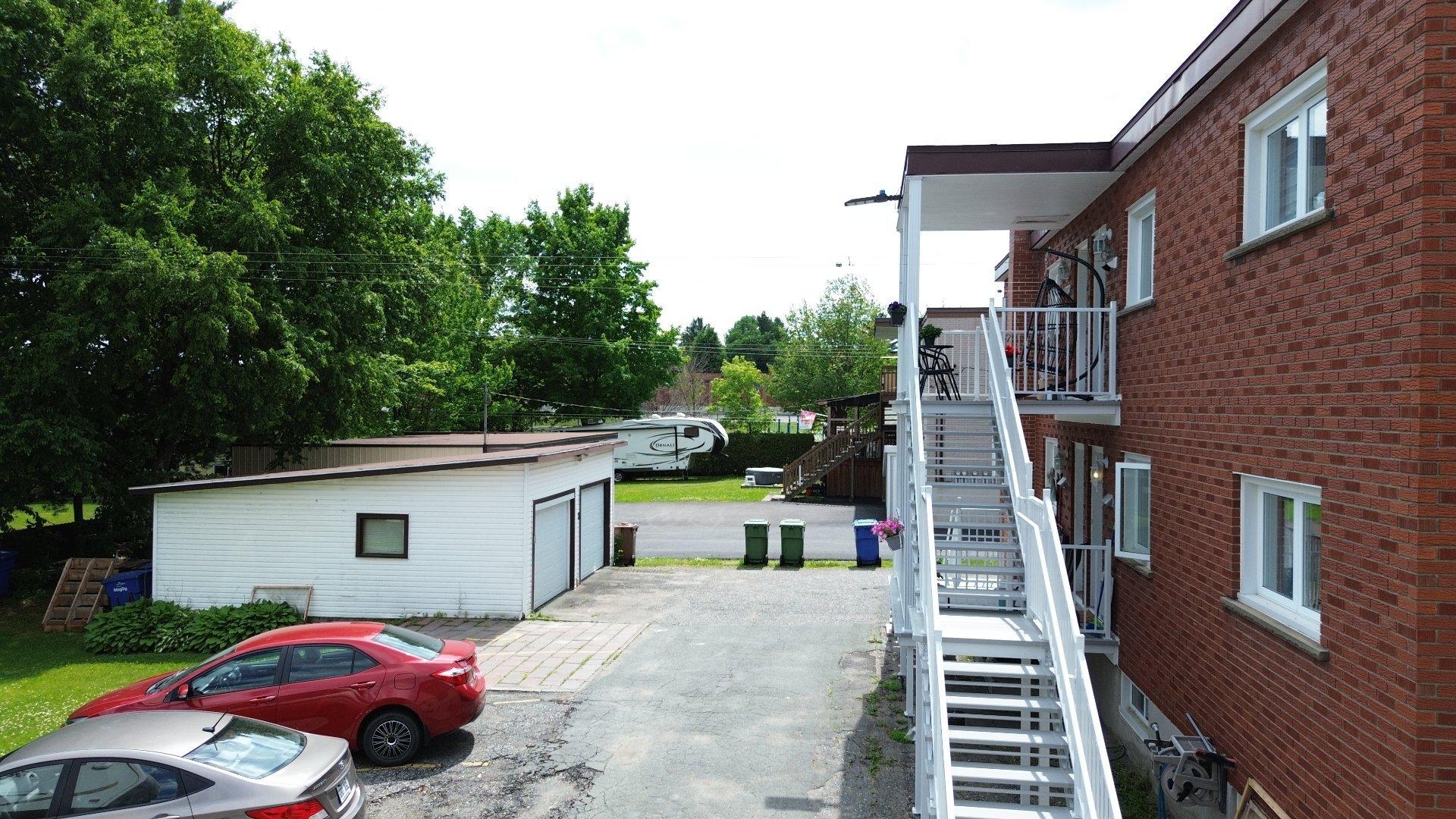 









1188

 - 1194A


Rue Maisonneuve

,
Magog,




QC
J1X2P1


