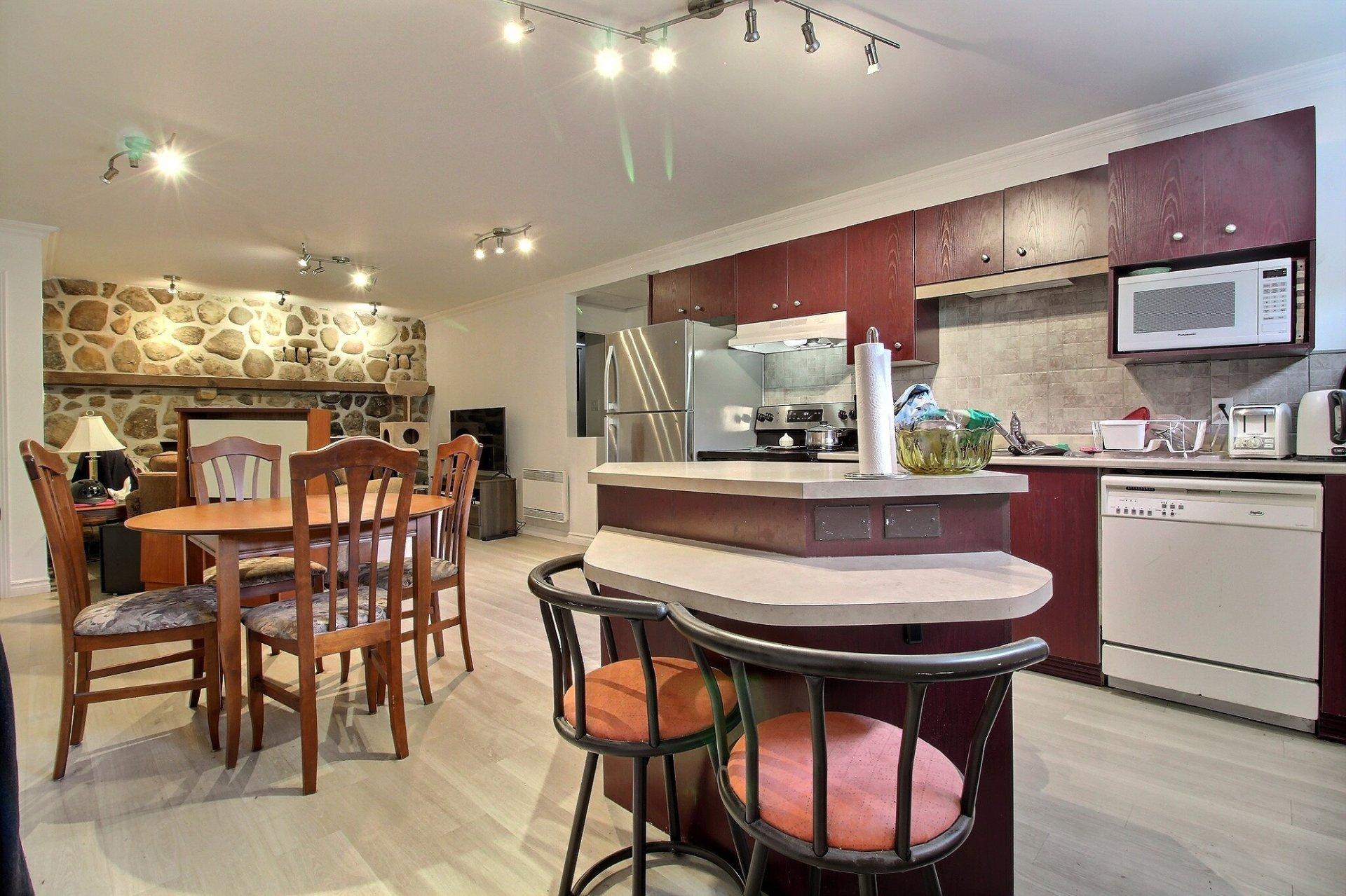 









1188

 - 1194A


Rue Maisonneuve

,
Magog,




QC
J1X2P1

