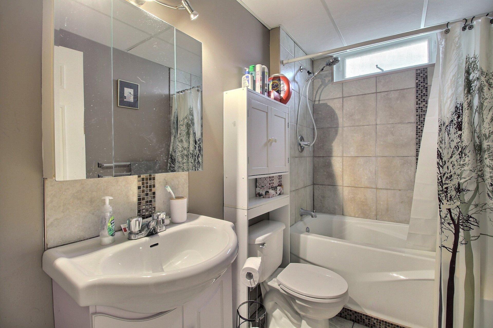 









1188

 - 1194A


Rue Maisonneuve

,
Magog,




QC
J1X2P1

