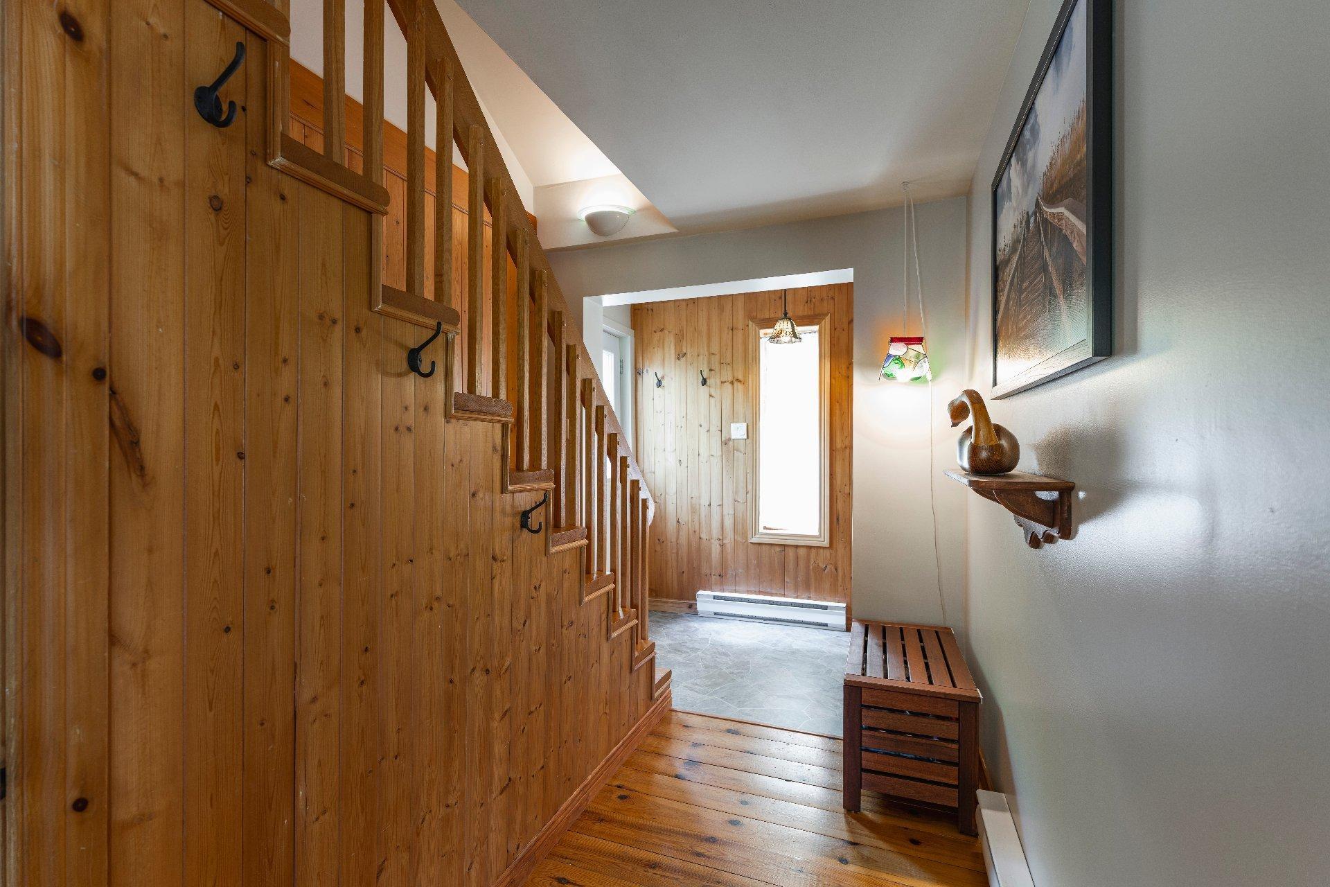 









498


Ch. de l'Auberge

,
Racine,




QC
J0E1Y0

