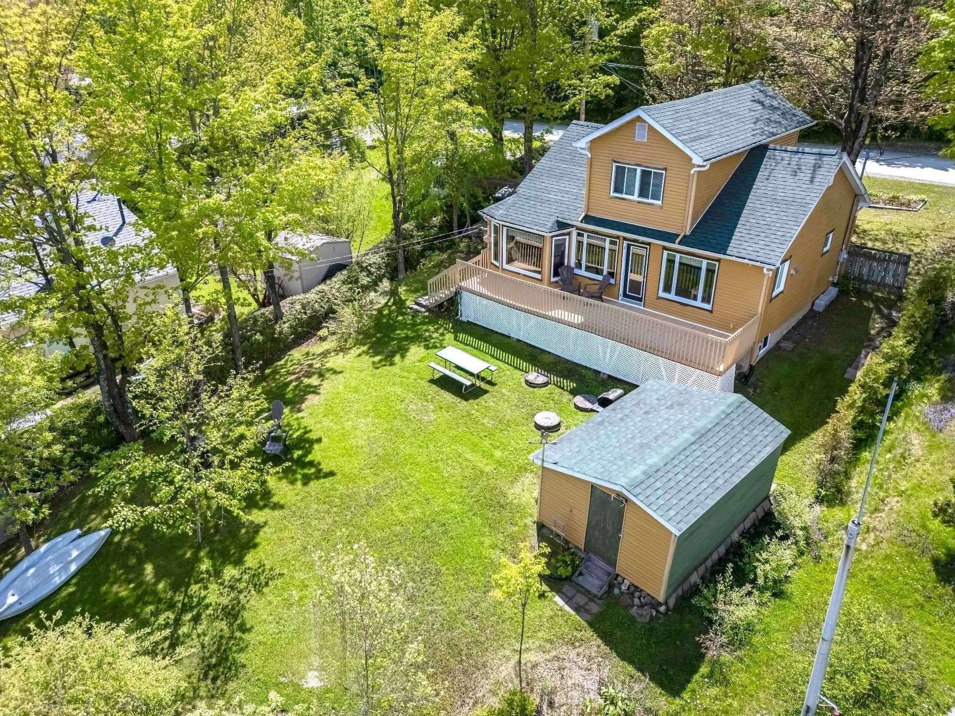 









498


Ch. de l'Auberge

,
Racine,




QC
J0E1Y0

