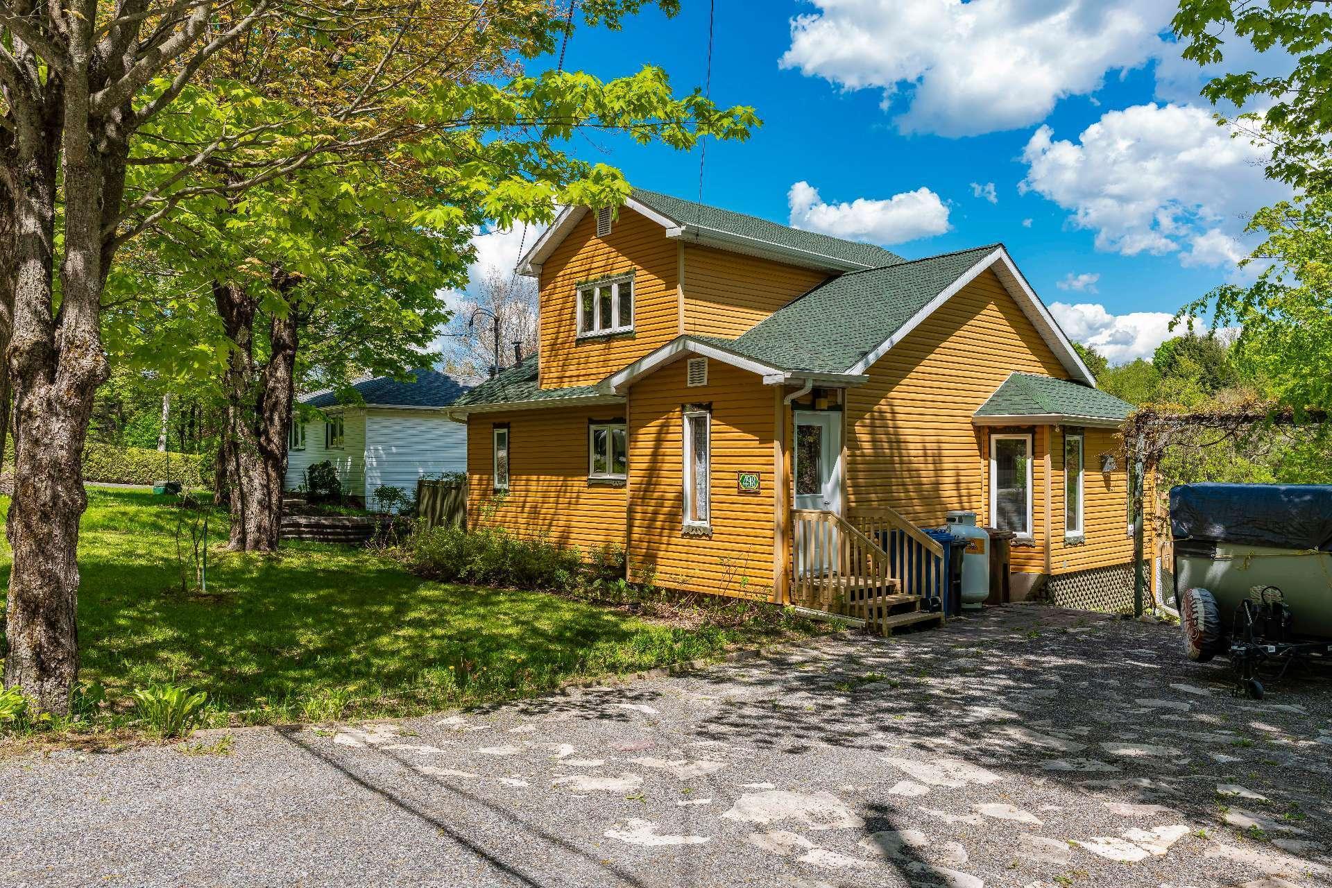 









498


Ch. de l'Auberge

,
Racine,




QC
J0E1Y0

