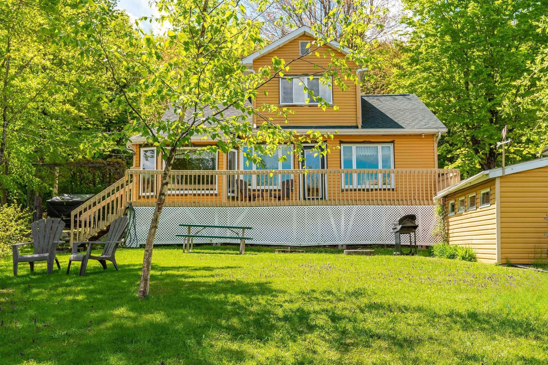 









498


Ch. de l'Auberge

,
Racine,




QC
J0E1Y0

