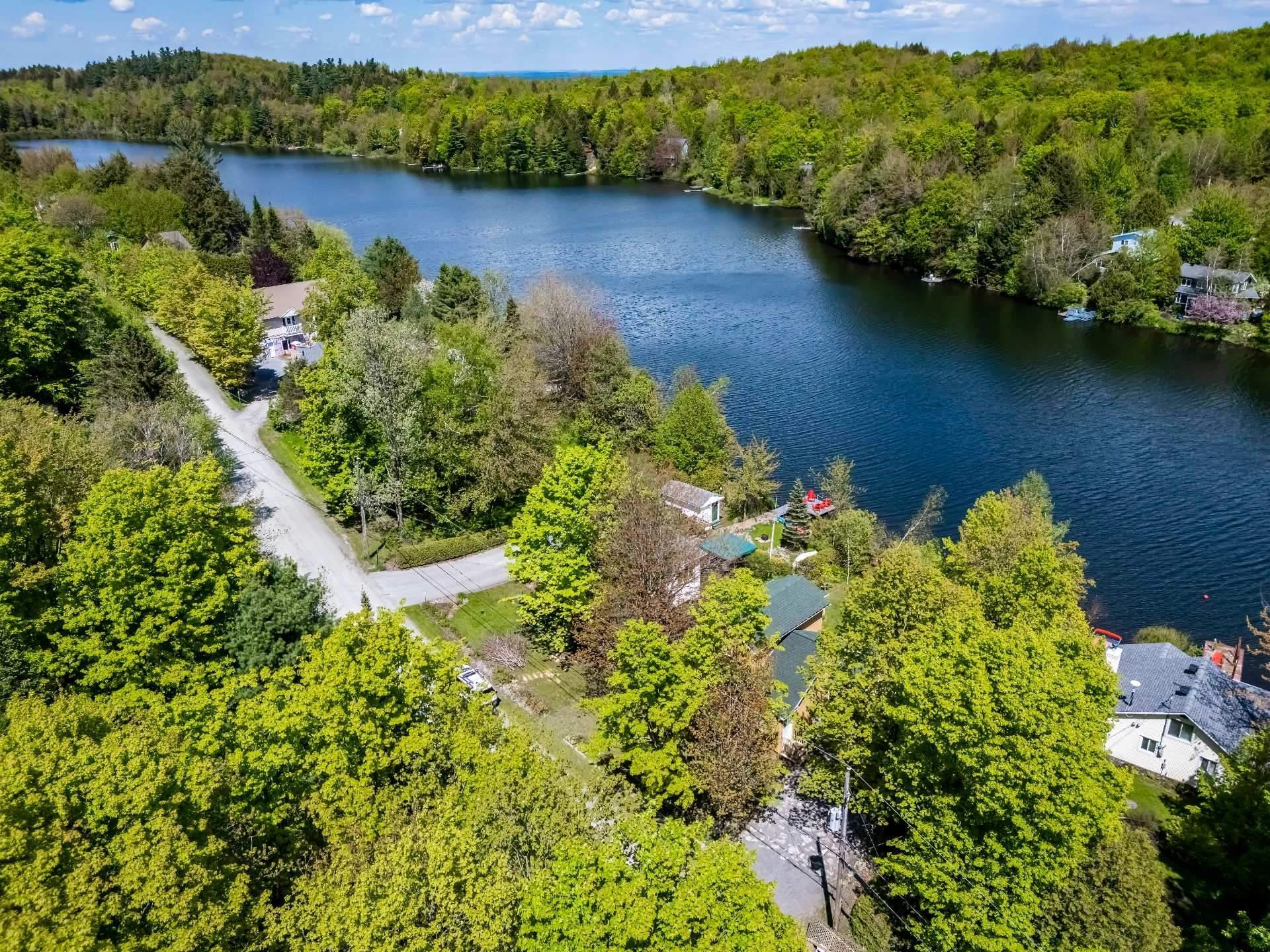 









498


Ch. de l'Auberge

,
Racine,




QC
J0E1Y0

