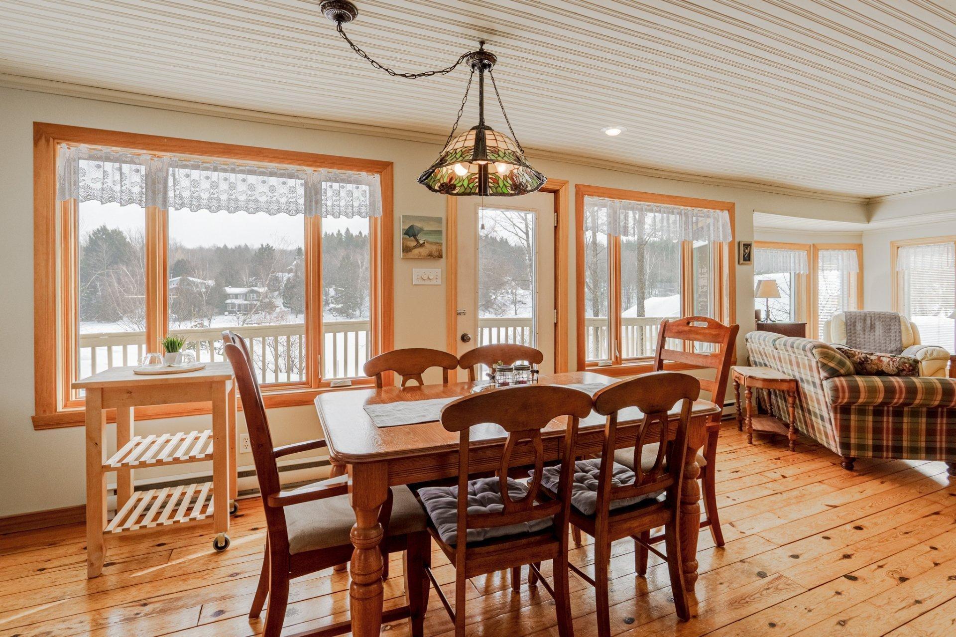 









498


Ch. de l'Auberge

,
Racine,




QC
J0E1Y0

