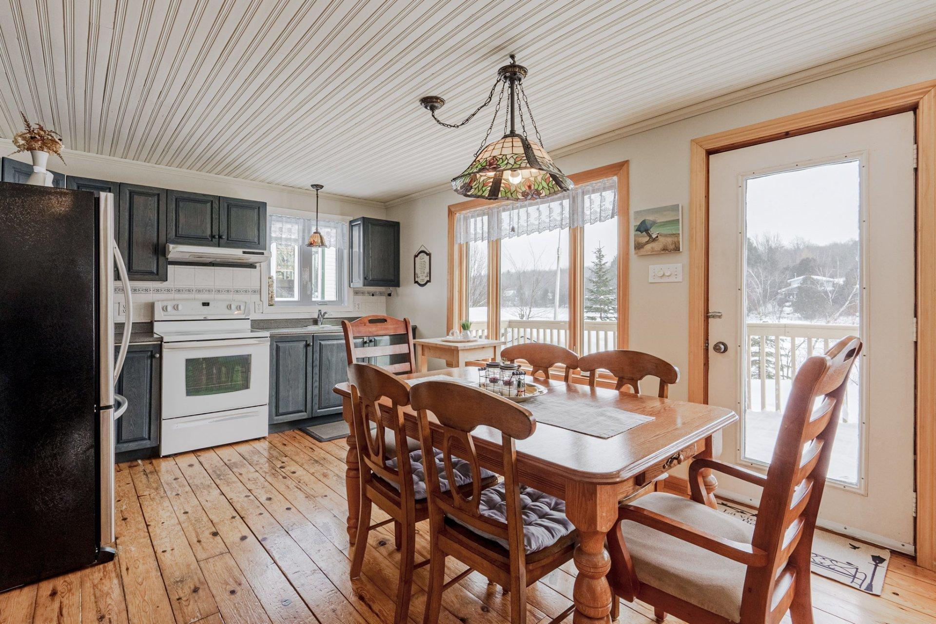 









498


Ch. de l'Auberge

,
Racine,




QC
J0E1Y0

