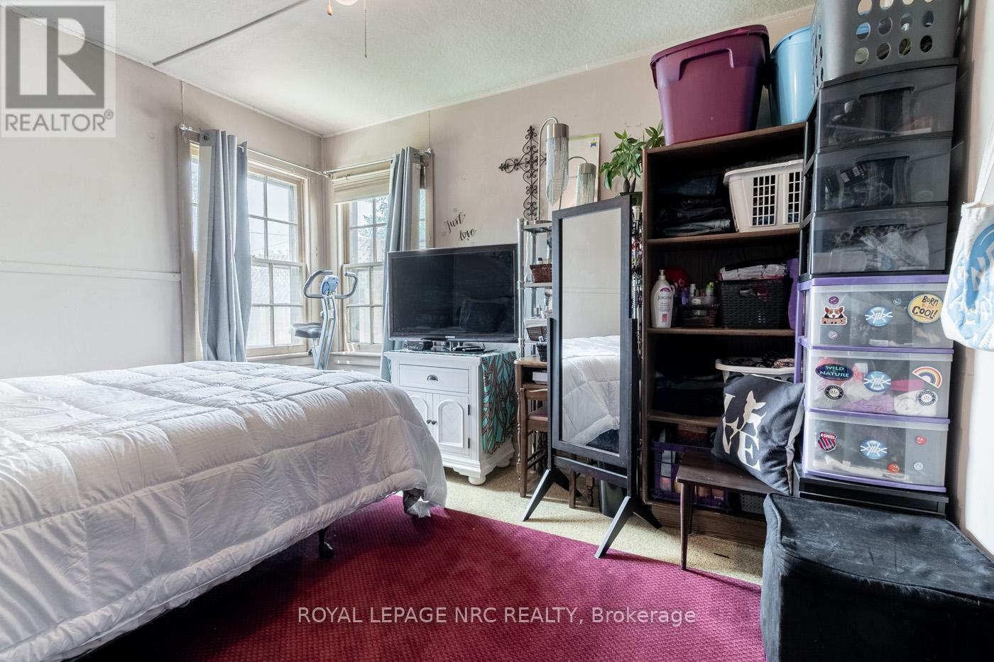 












17 DUNKIRK COURT

,
Welland (Lincoln/Crowland),




Ontario
L3B4V9

