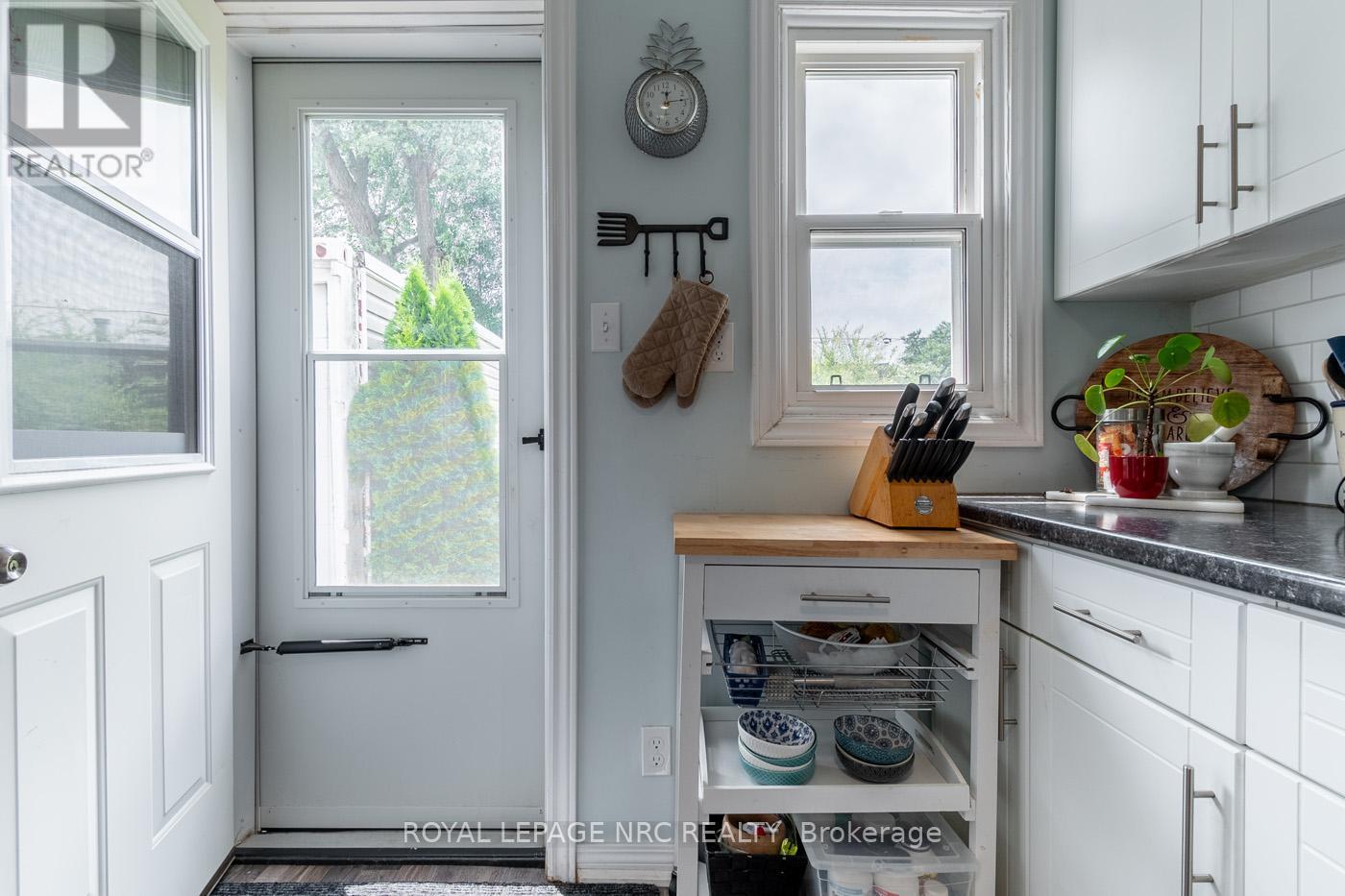 












17 DUNKIRK COURT

,
Welland (Lincoln/Crowland),




Ontario
L3B4V9

