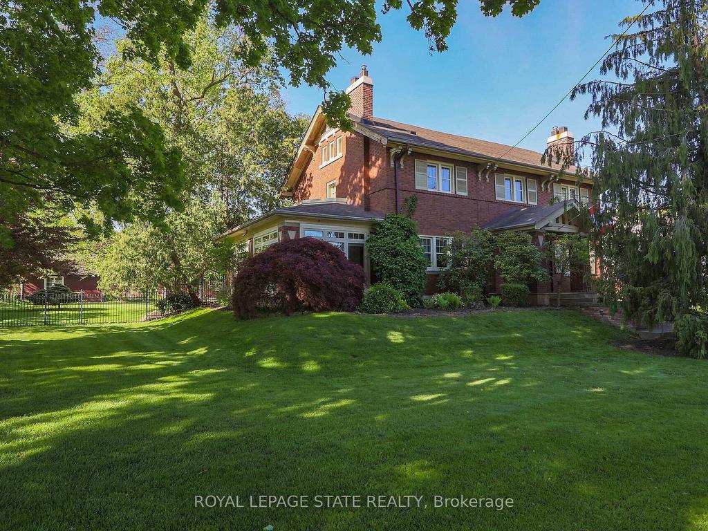 









102


Main

Street East,
Grimsby,




ON
L3M 1N8

