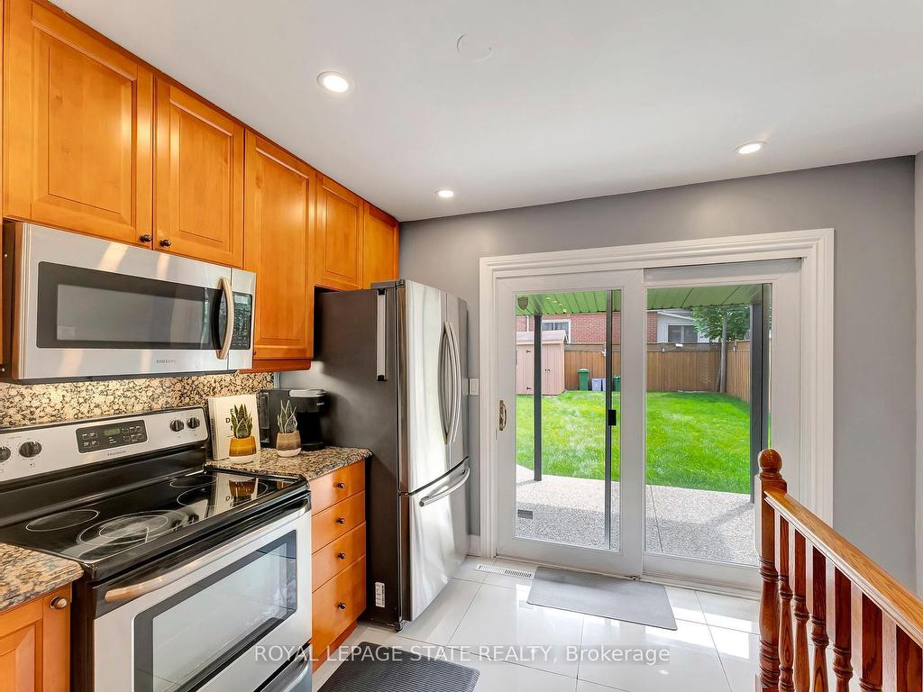 









746


Roxborough

Avenue,
Hamilton,




ON
L8H 1S7

