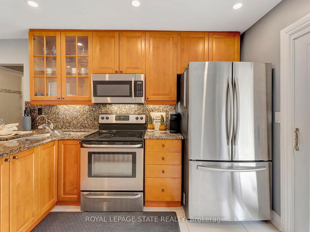 









746


Roxborough

Avenue,
Hamilton,




ON
L8H 1S7

