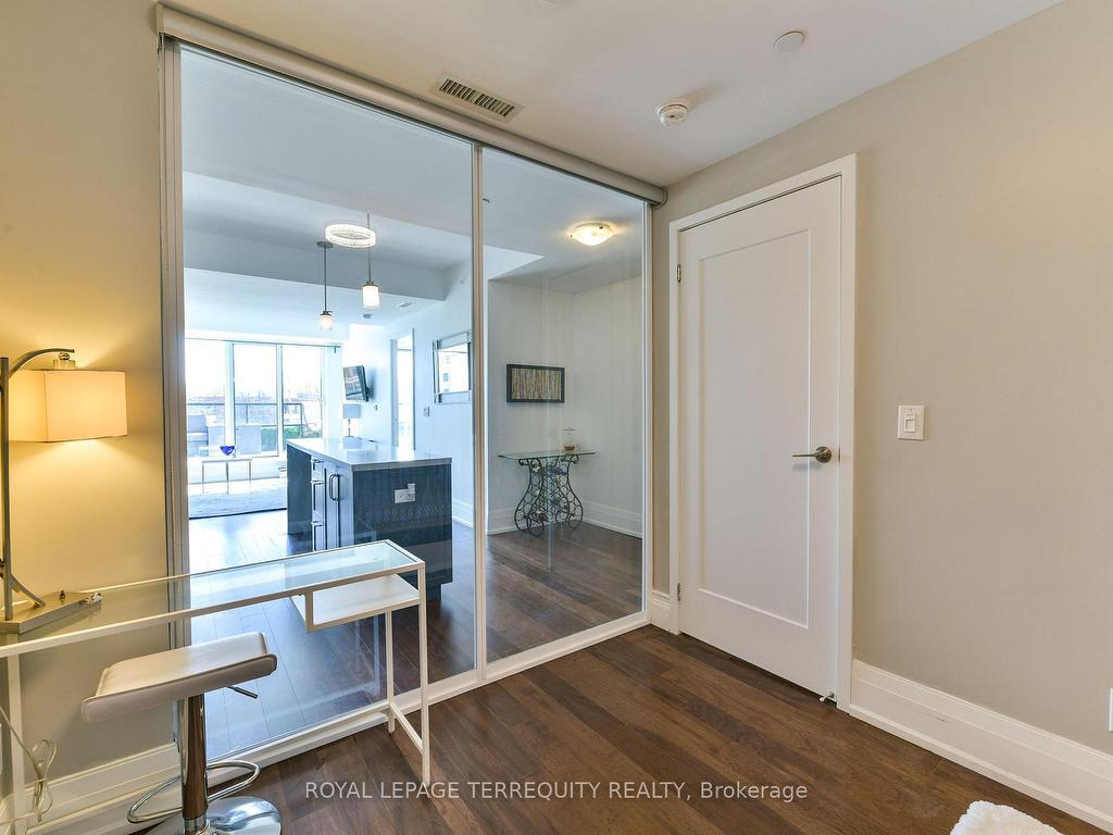 









25


Malcolm

Road, 501,
Toronto,




ON
M4G 0C1

