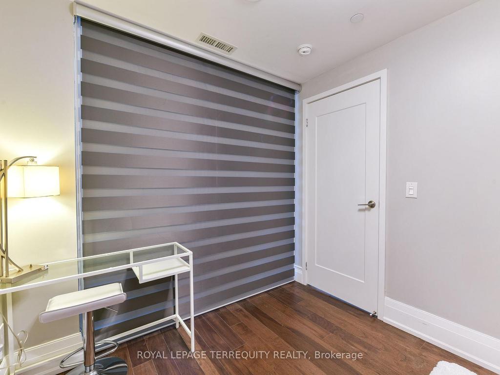 









25


Malcolm

Road, 501,
Toronto,




ON
M4G 0C1

