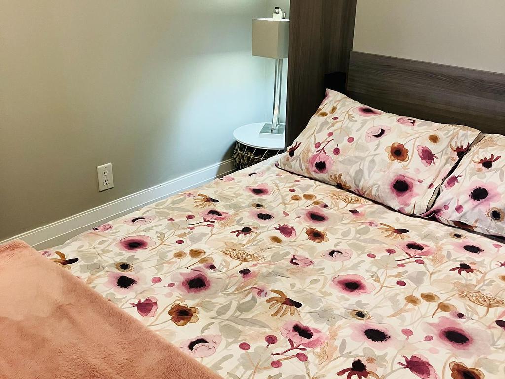 









25


Malcolm

Road, 501,
Toronto,




ON
M4G 0C1

